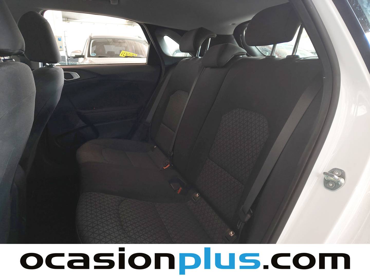 Foto asientos traseros KIA Ceed KIA Ceed 1.0 T-GDi Concept (100 CV)