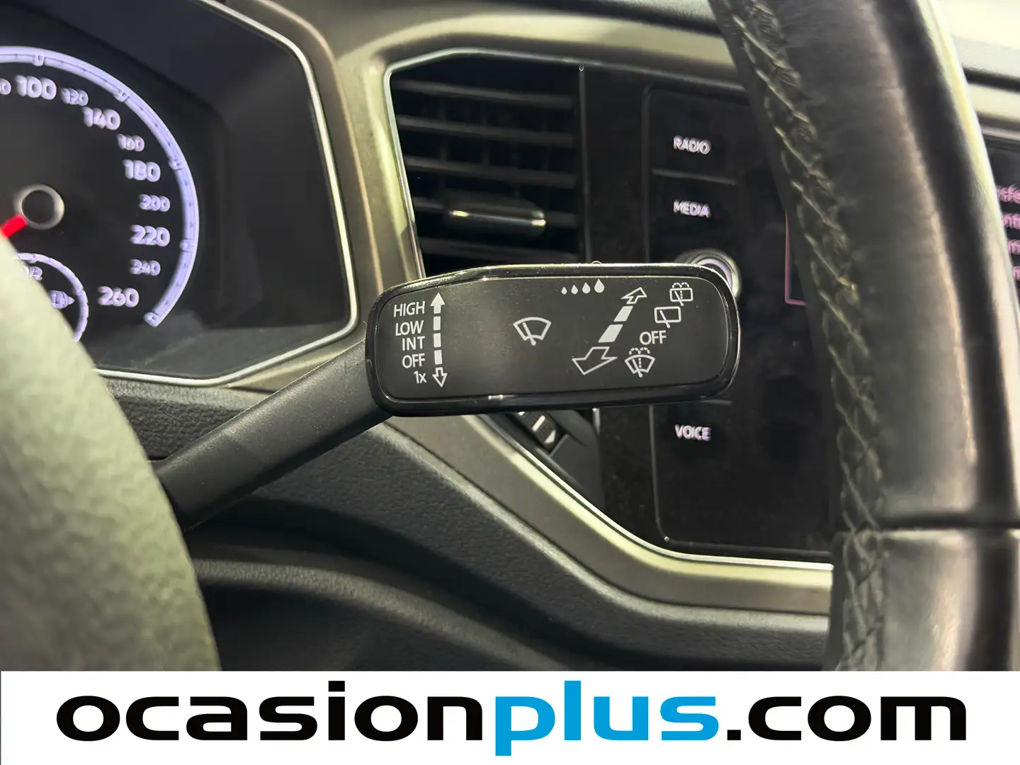 Foto Volkswagen T-Roc Volkswagen T-Roc Advance 2.0 TDI (150 CV)