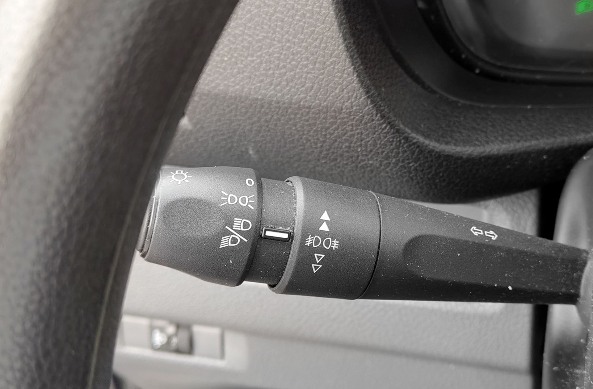 Opel Vivaro 1.5 Diesel M Standart Express 6 plazas - foto 21