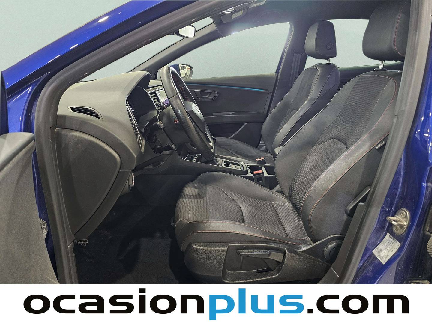 Foto asientos delanteros Seat León Seat León 1.5 TSI S&S FR Black Edition (150 CV)