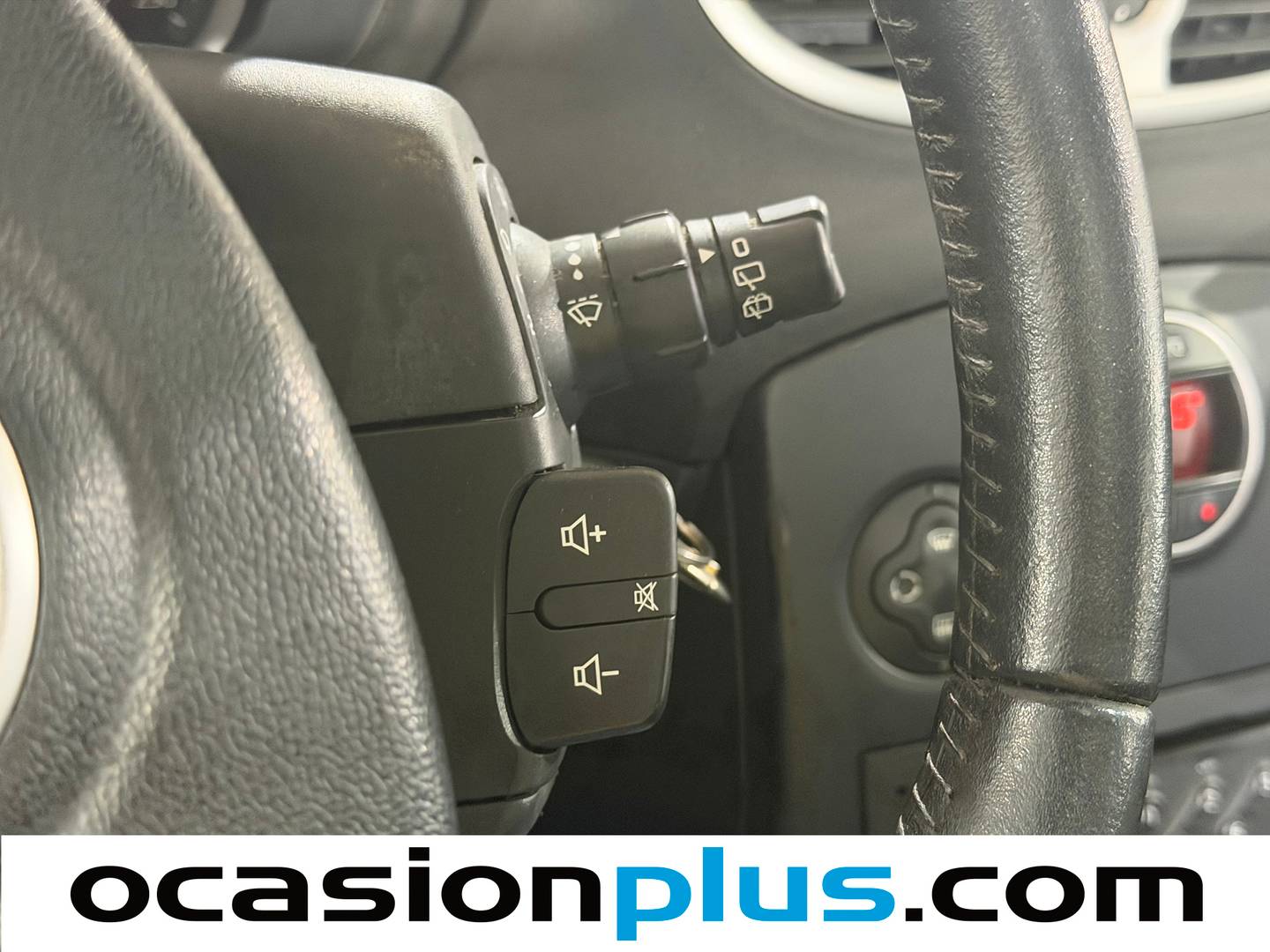 Renault Clio Renault Clio 1.6 16v iMusic Confort Dynamique (110 CV) seminuevo