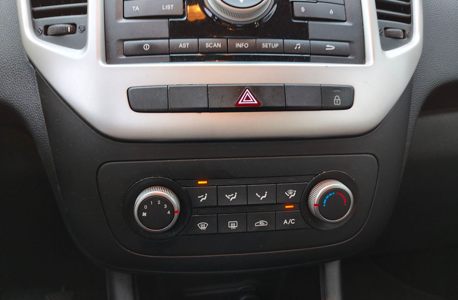 Kia Venga 1.4 Cvvt Concept - foto 24