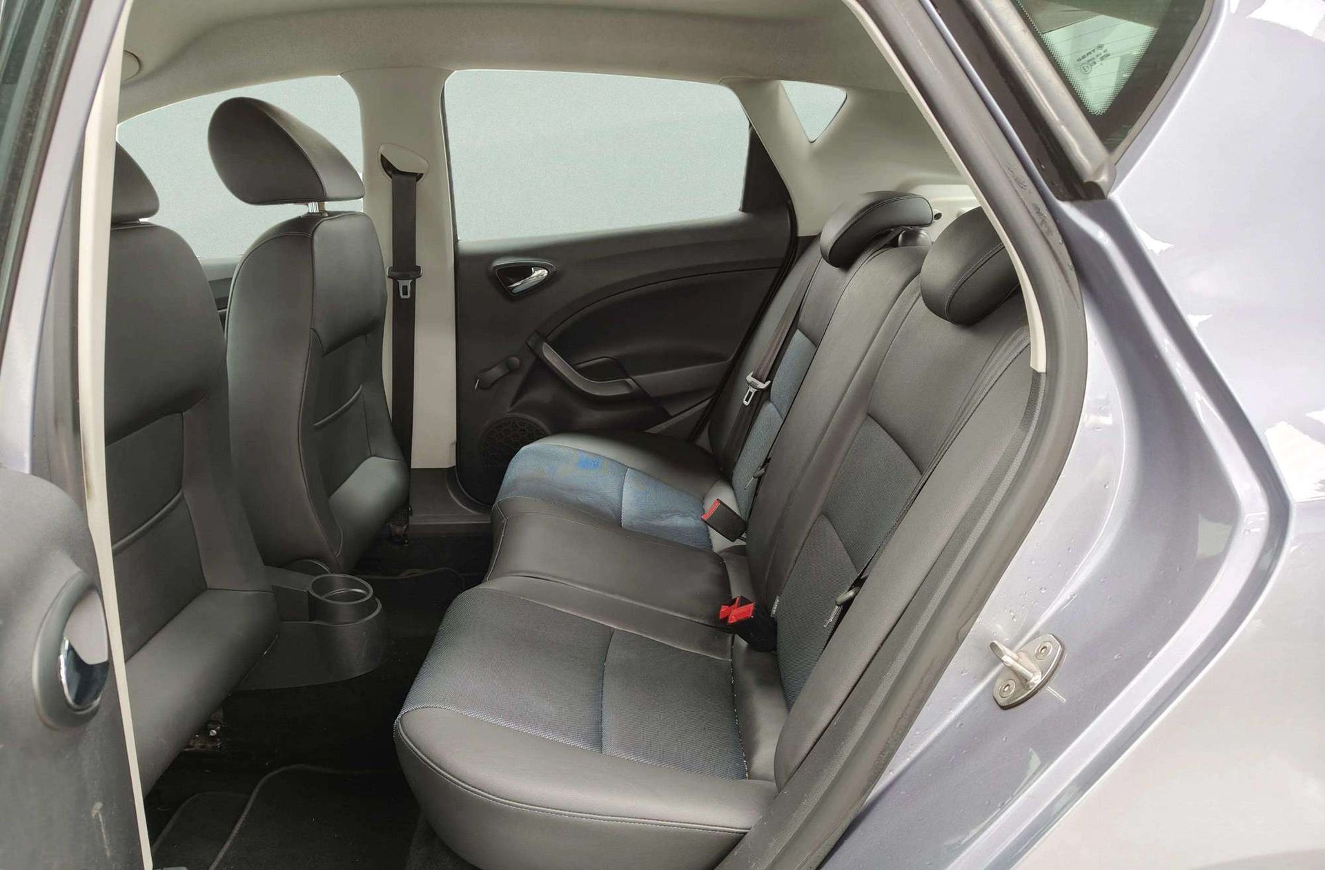 SEAT Ibiza 1.4 TDI Style Connect - foto 11