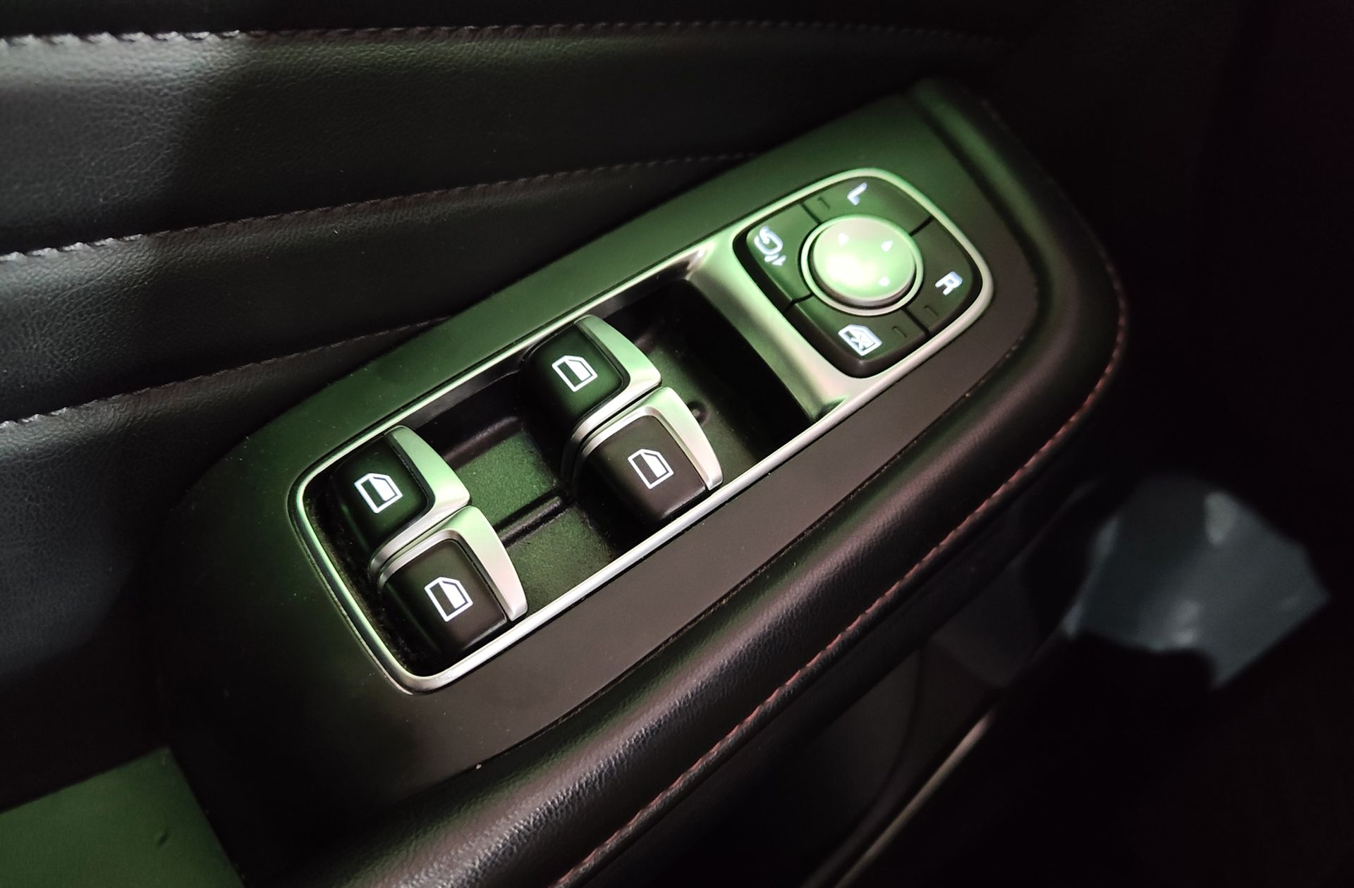 MG EHS 1.5 T-GDi PHEV Luxury - foto 41