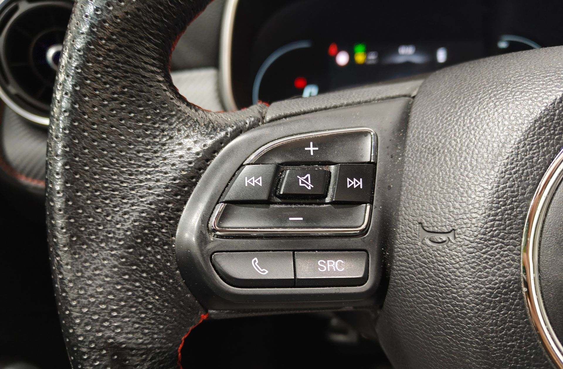 MG ZS Luxury Long Range OBC - foto 29