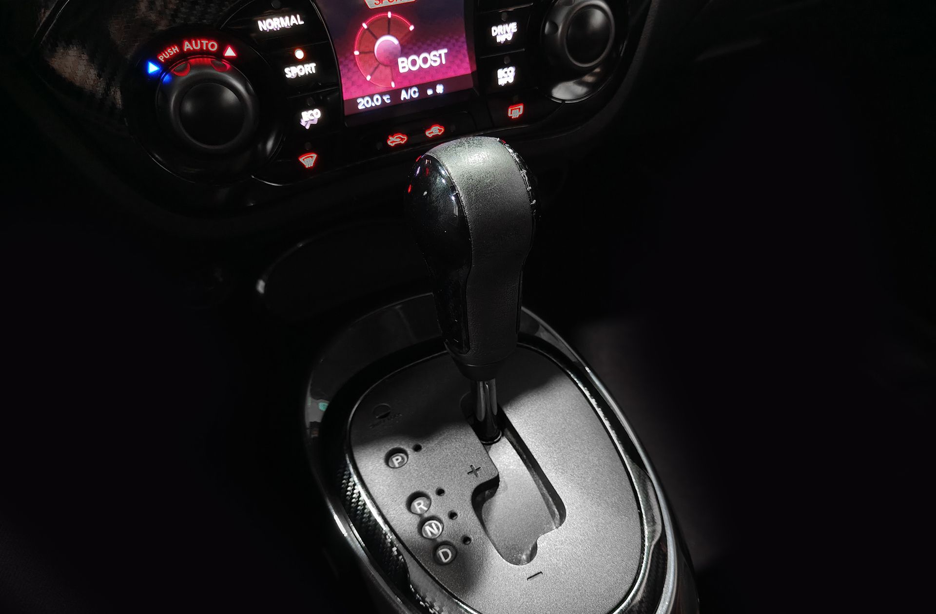 Nissan Juke 1.6 DIG-T Nismo RS 4x4 XTronic - foto 6