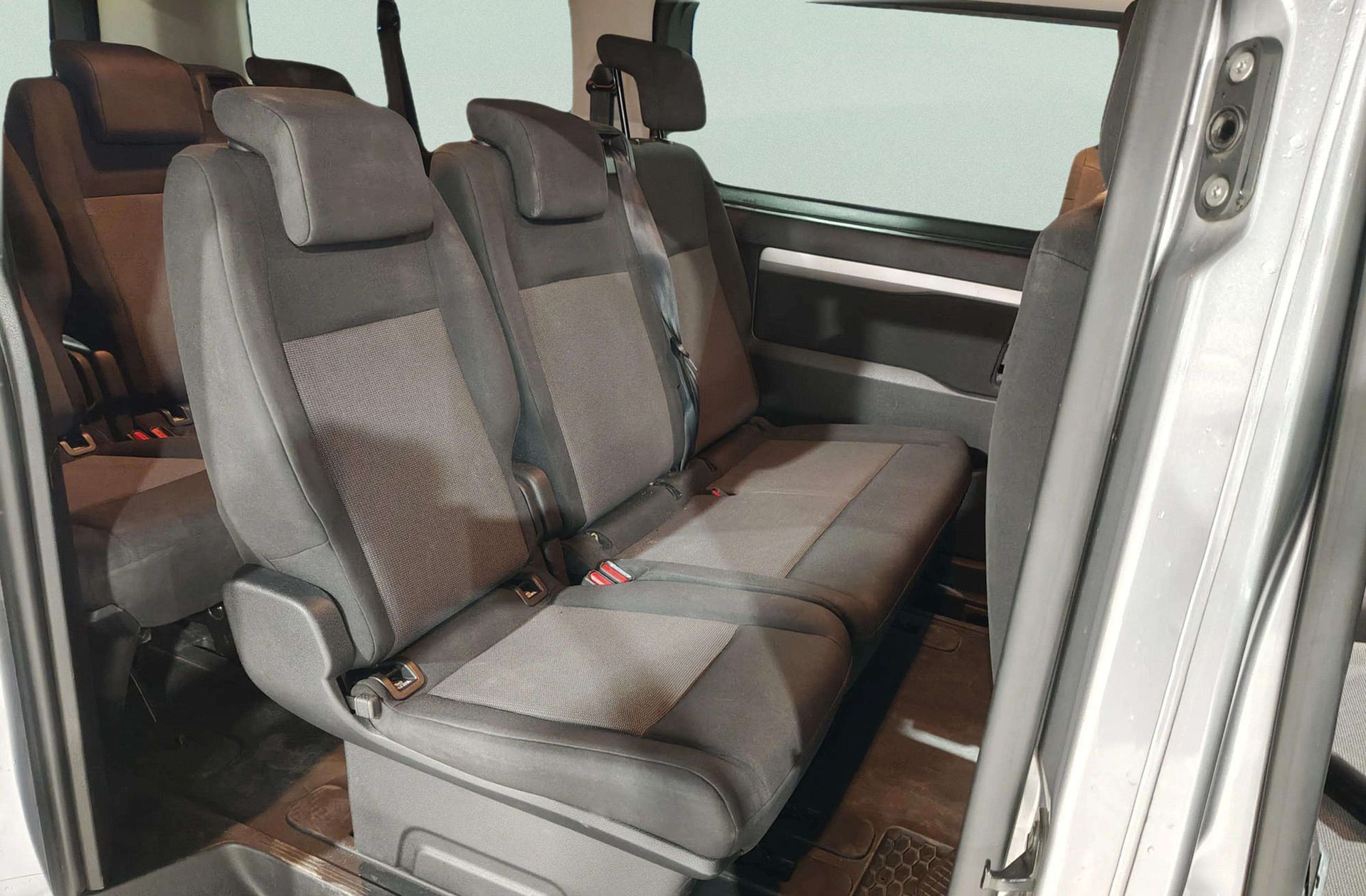 Peugeot Traveller BlueHDi 120 Business Long 9 plazas - foto 15