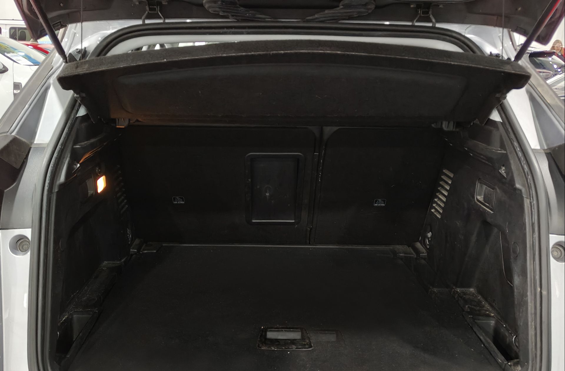 Peugeot 3008 PureTech 130 Allure EAT8 - foto 17