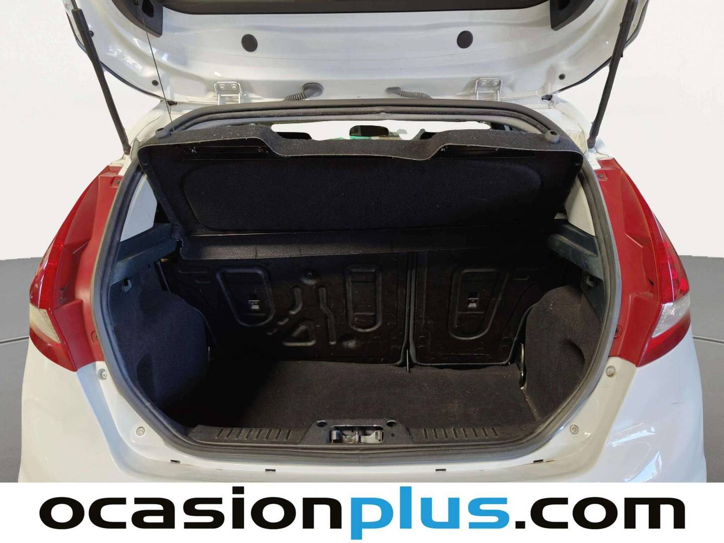 Fotos maletero Ford Fiesta Ford Fiesta 1.4 Titanium (96 CV)