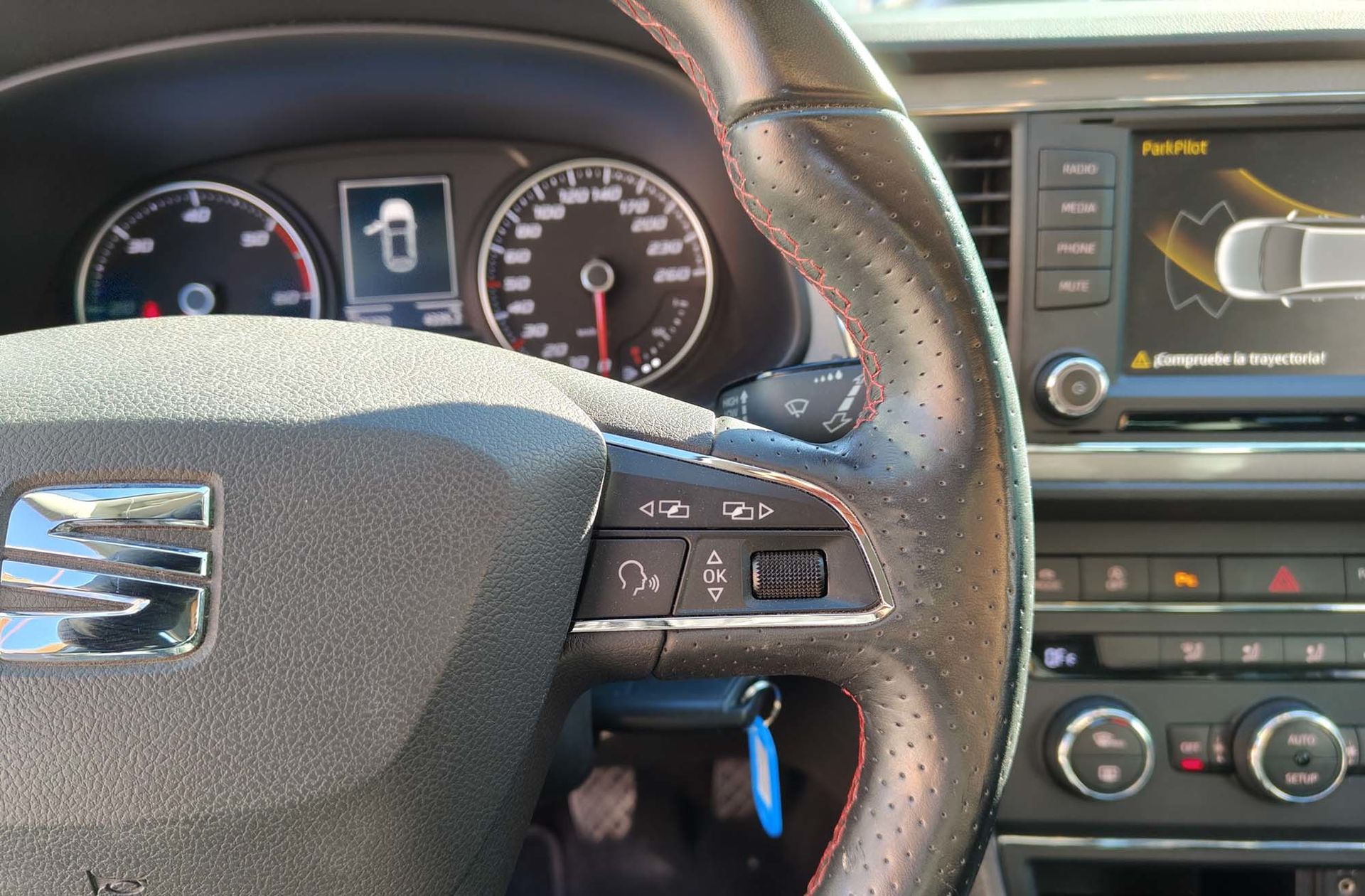 SEAT León ST 2.0 TDI FR - foto 30