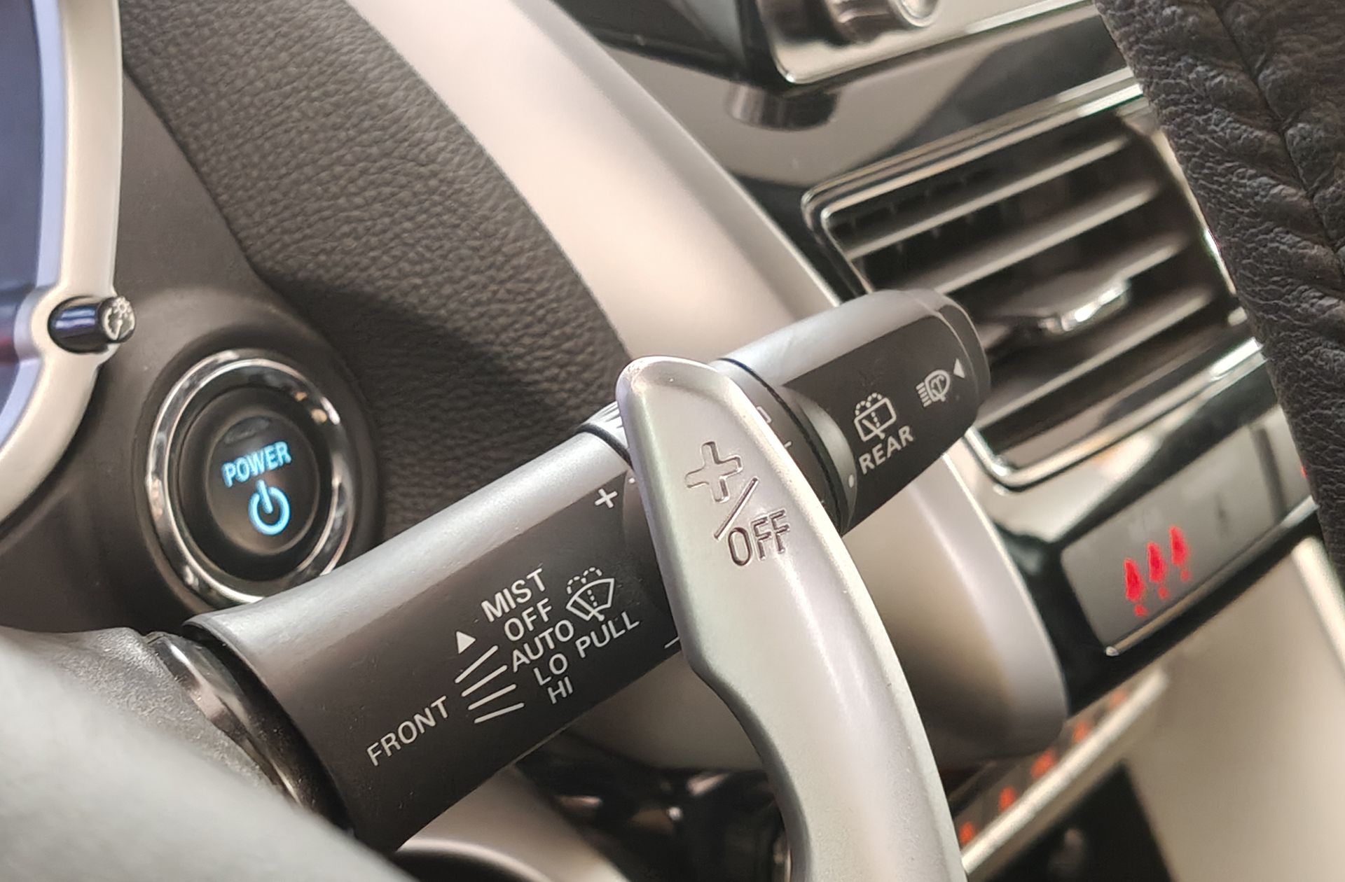 Mitsubishi Eclipse Cross 2.4 PHEV Kaiteki 4WD - foto 28