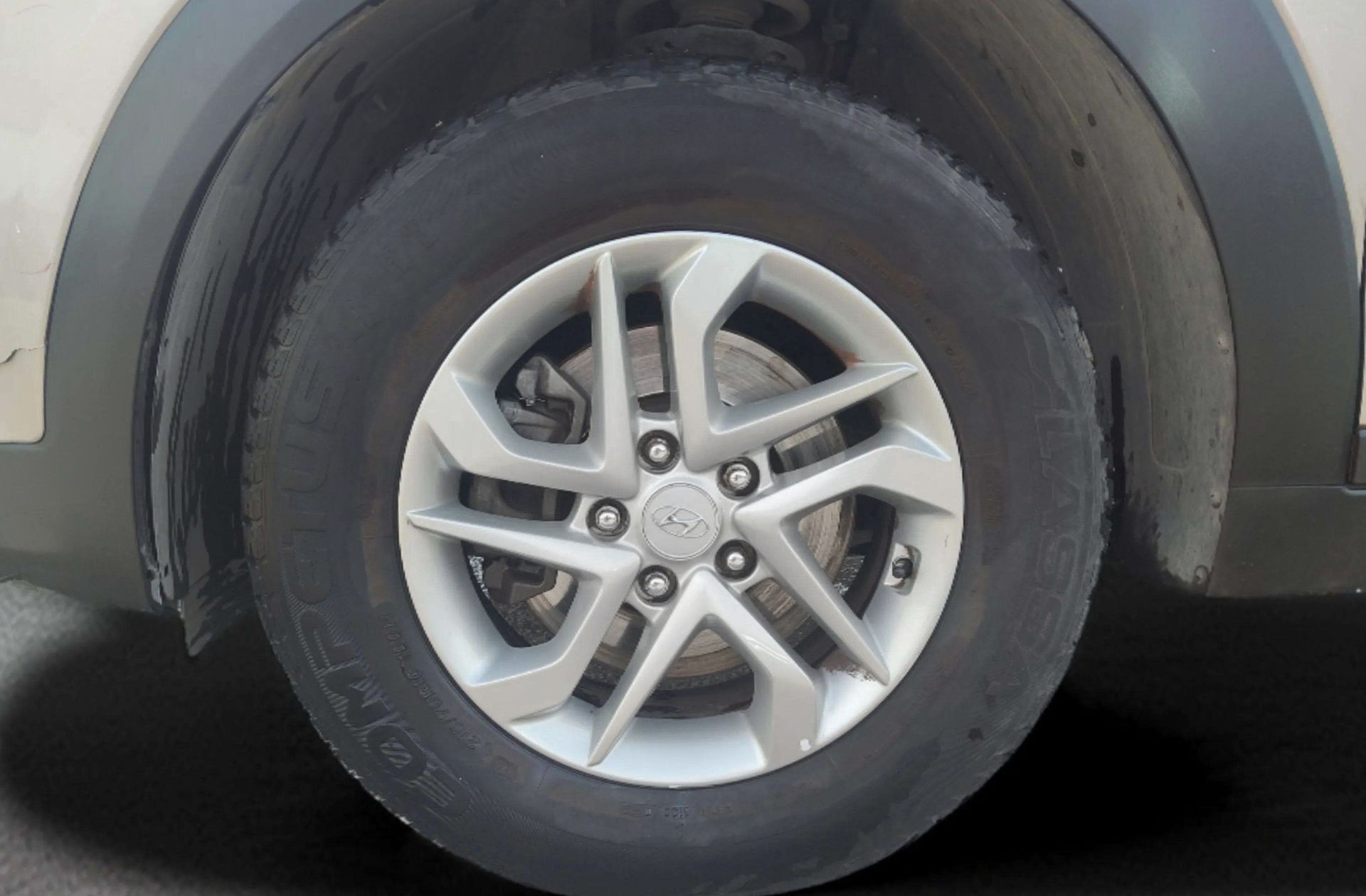 Hyundai Tucson 1.6 GDI BlueDrive Essence 4x2 - foto 31