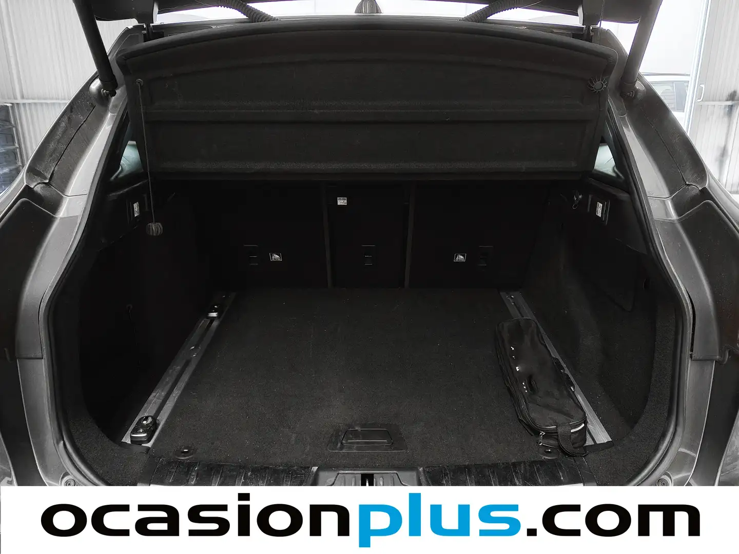 Foto Jaguar F-Pace Jaguar F-PACE 2.0L i4D R-Sport Auto (180 CV)