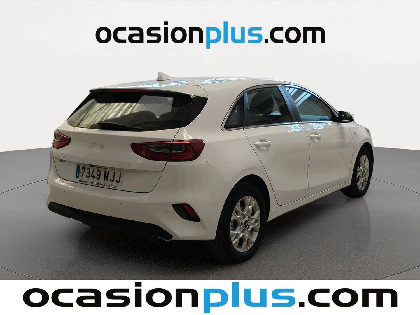 Foto trasera KIA Ceed KIA Ceed 1.6 MHEV iMT Drive  (136 CV) derecha