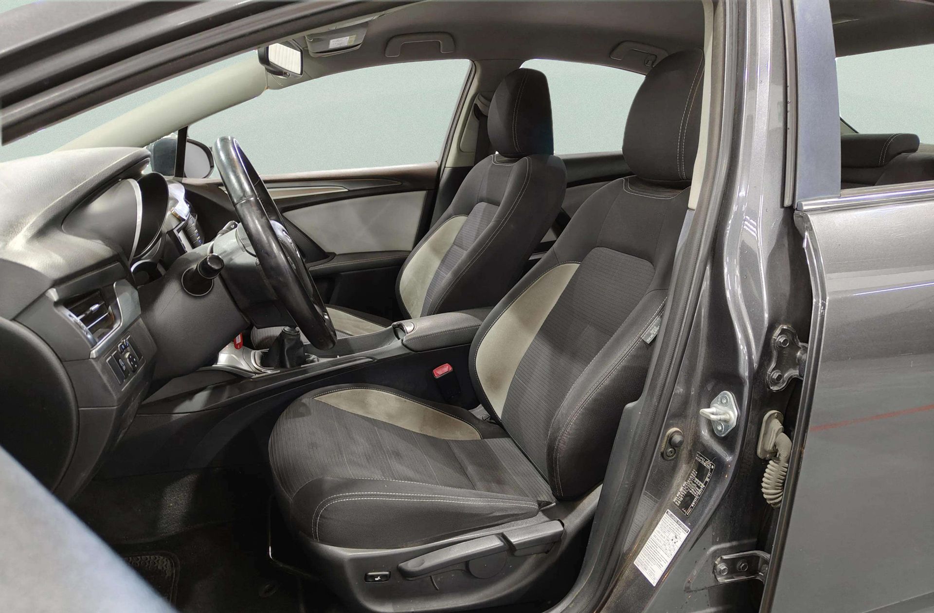 Toyota Avensis 150D Advance - foto 10