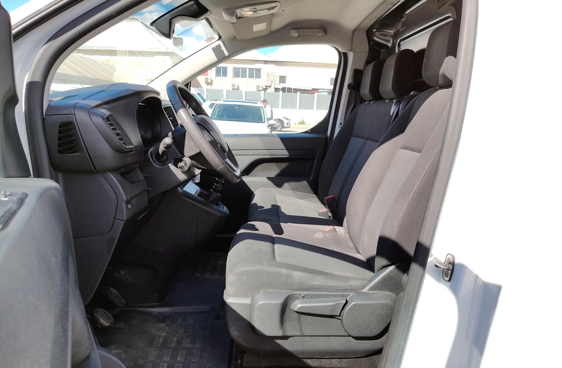 Peugeot Expert Furgon BlueHDi 100 Standard - foto 10