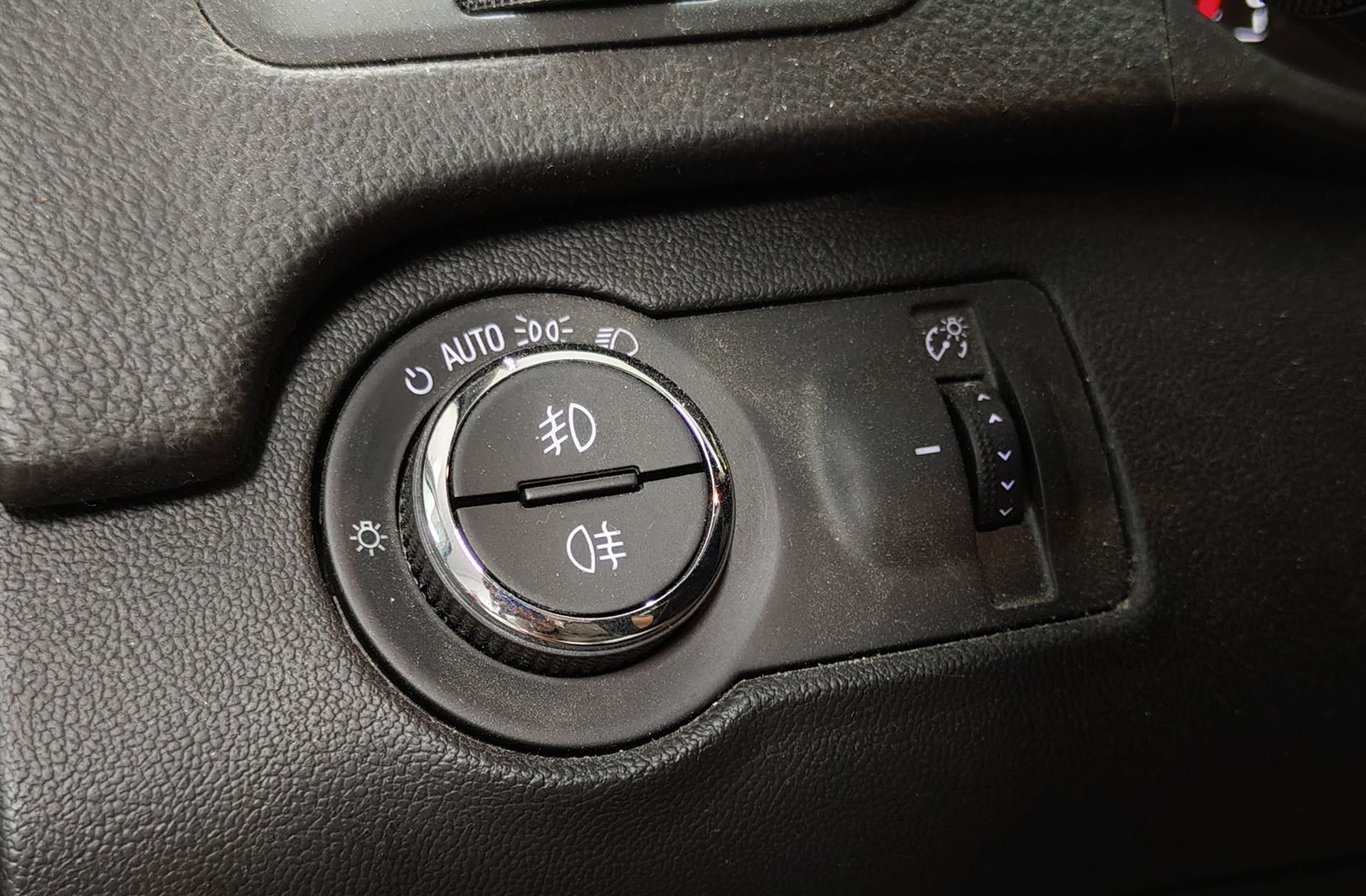 Opel Insignia 1.4 Turbo Excellence - foto 40