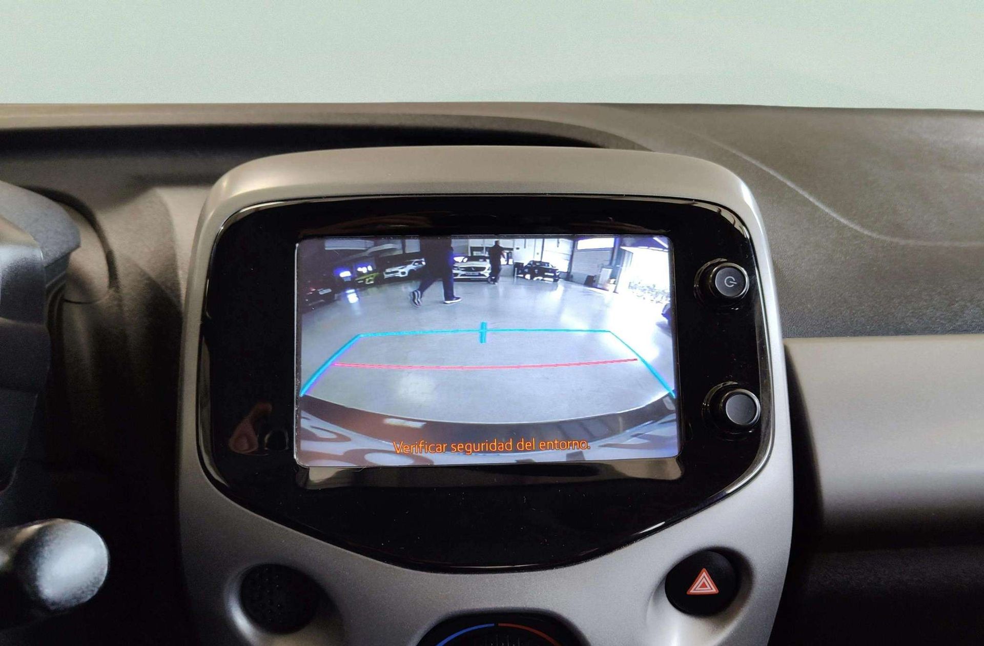Toyota Aygo 1.0 70 x-play - foto 7