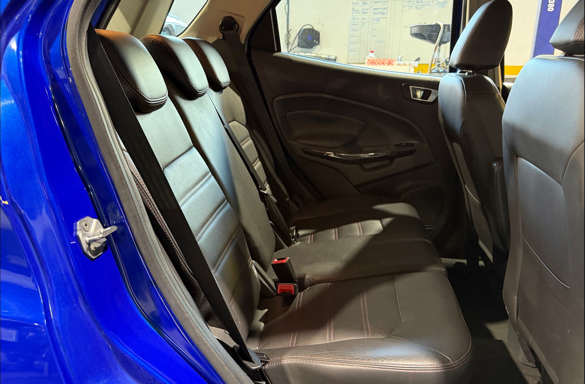Ford EcoSport 1.5 TDCi Limited Edition - foto 13