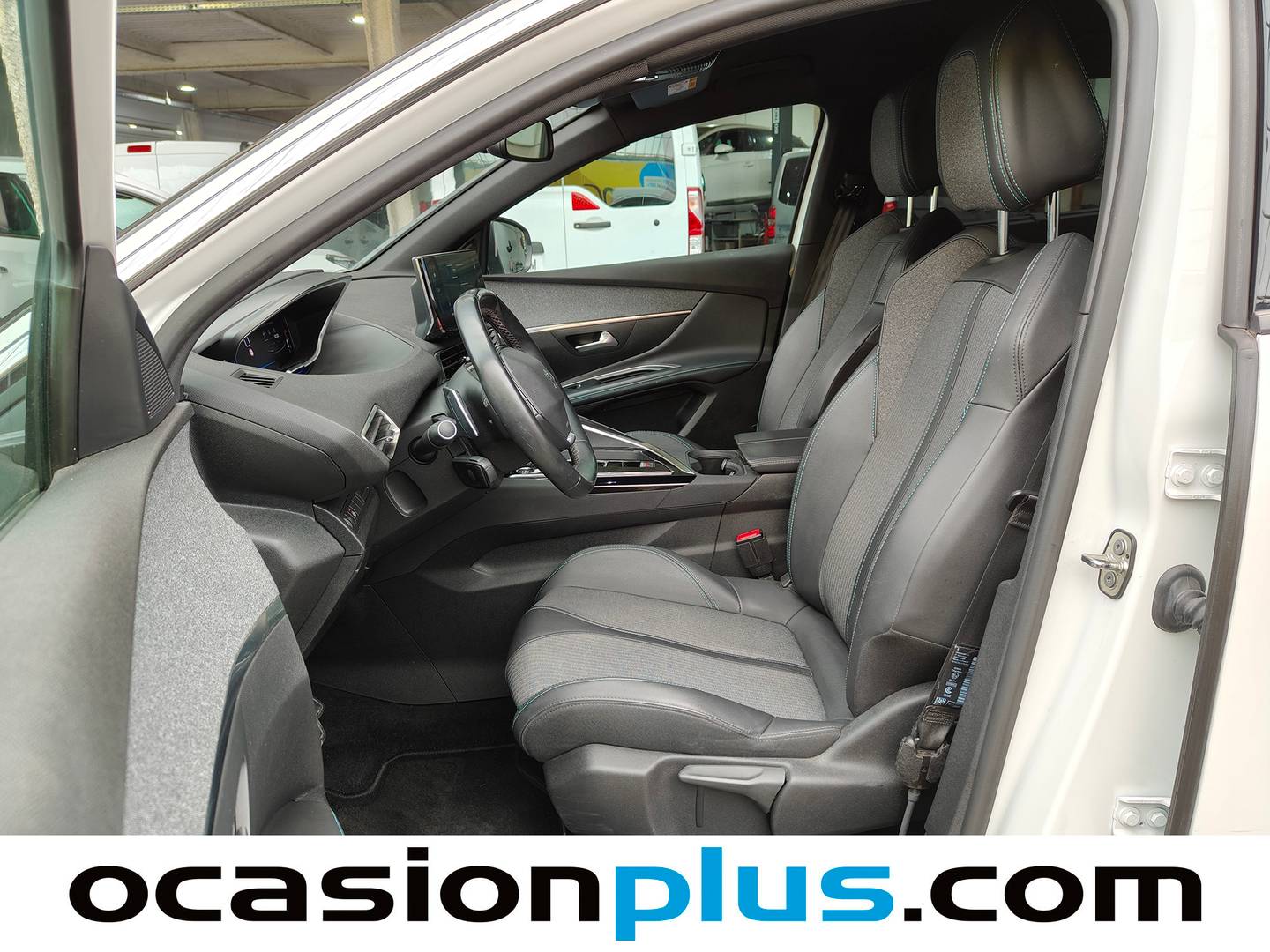 Foto asientos delanteros Peugeot 5008 Peugeot 5008 PureTech 130 S&S Allure Pack EAT8 (130 CV) 7 plazas