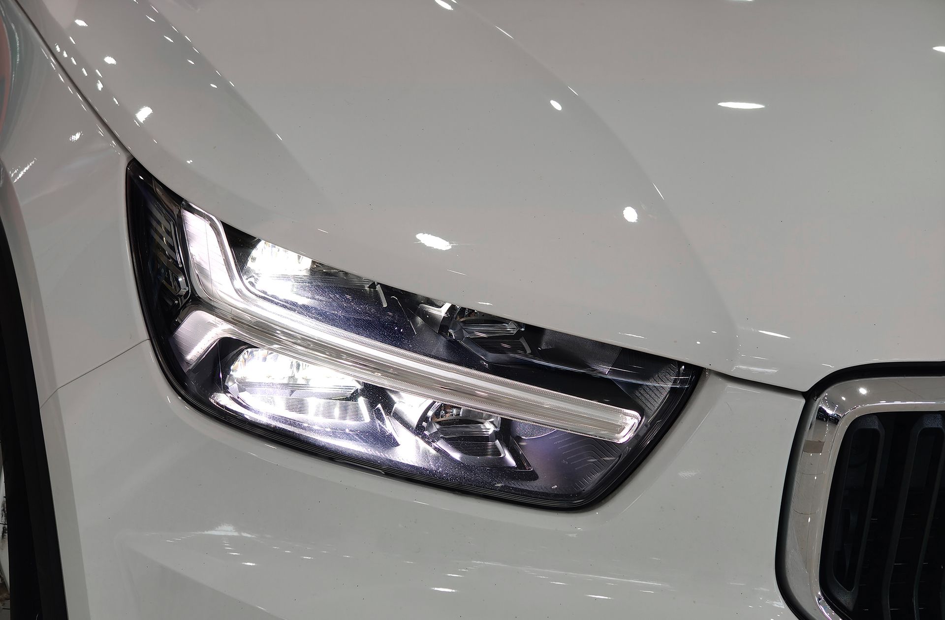 Volvo XC40 T4 Momentum - foto 14
