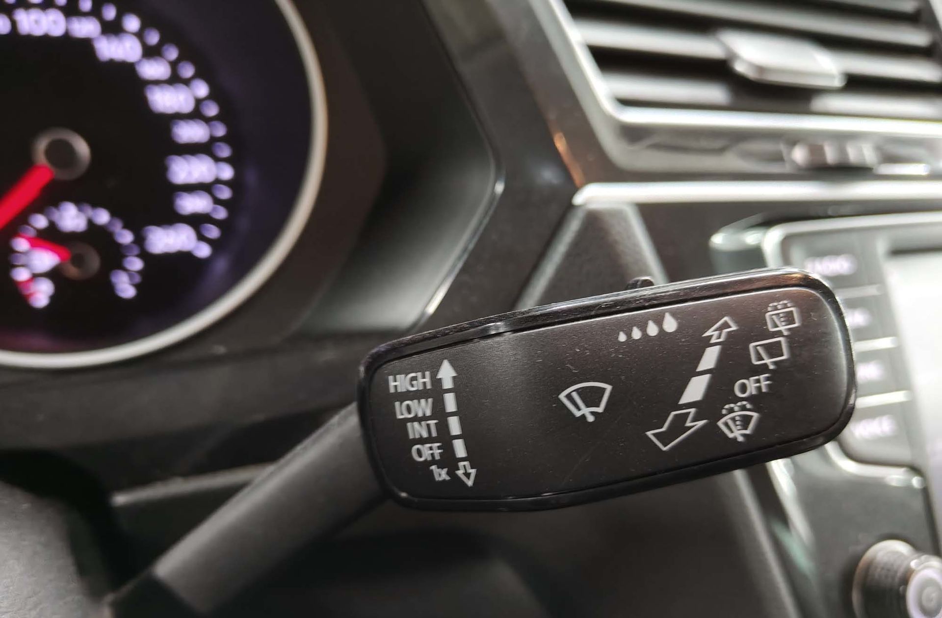 Volkswagen Tiguan Advance 2.0 TDI DSG - foto 28