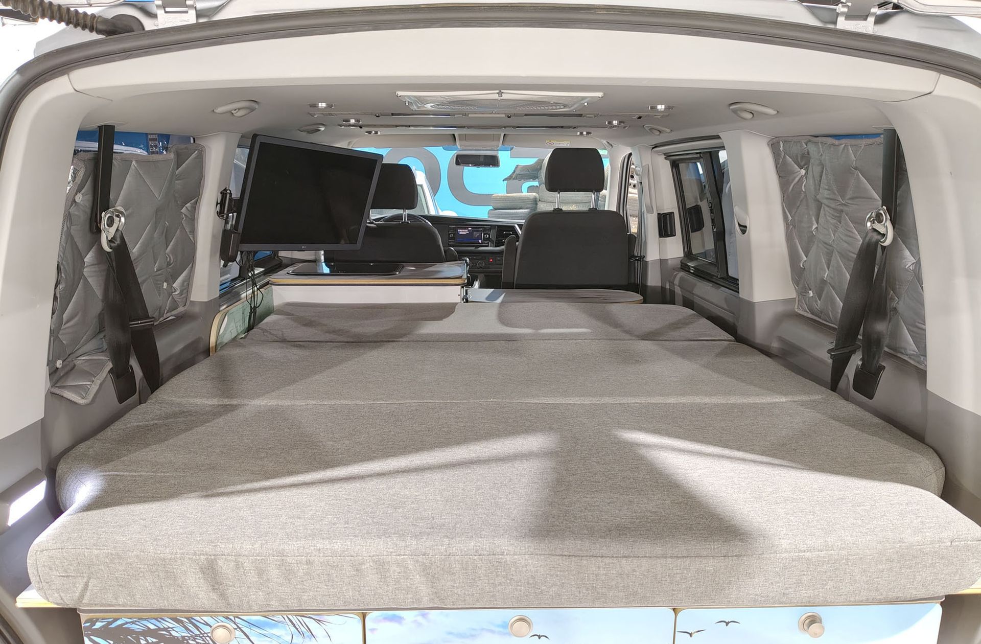 Volkswagen Caravelle Origin Batalla Corta 2.0 TDI BMT Camperizada - foto 6