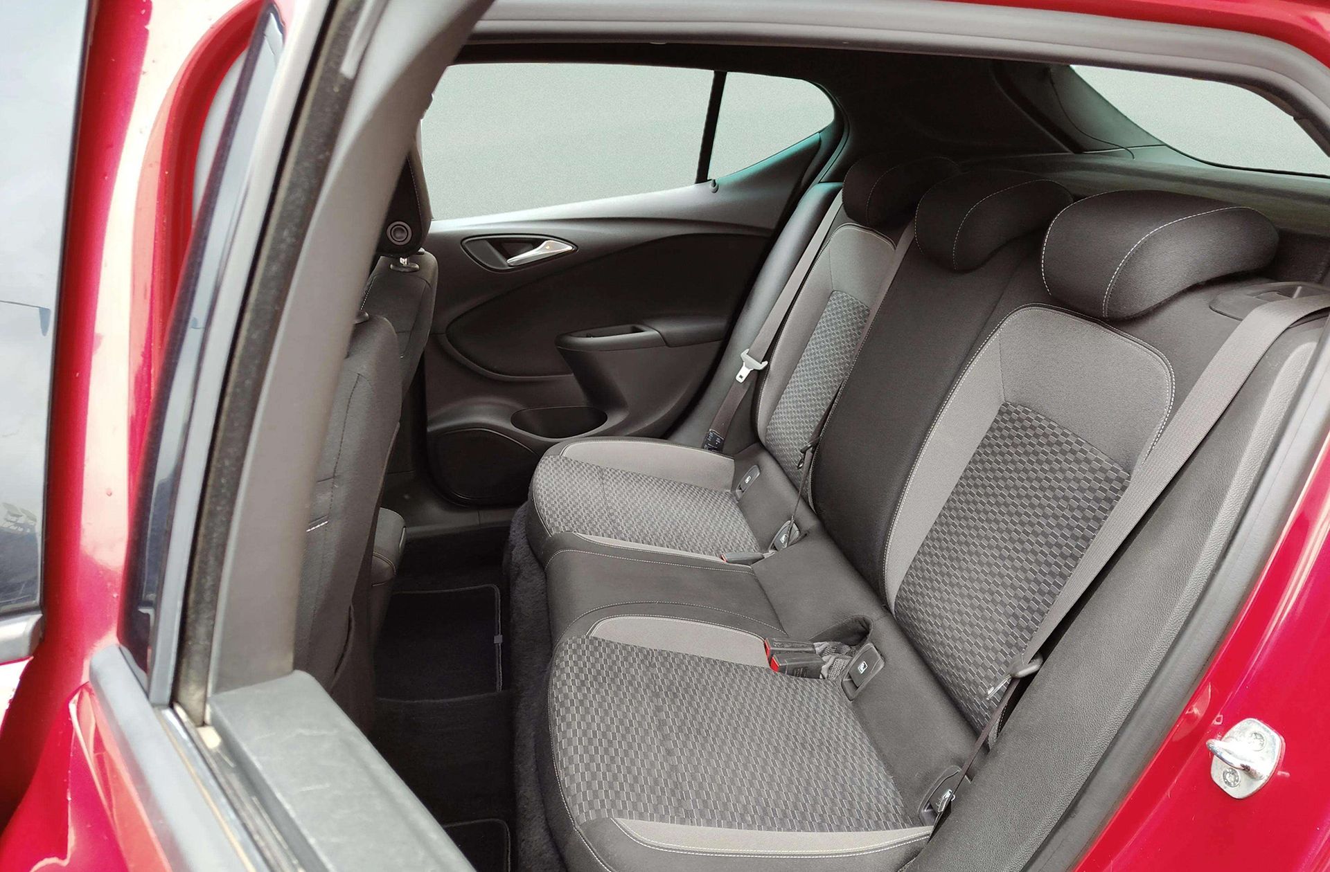 Opel Astra 1.2 Turbo SHL GS Line - foto 11