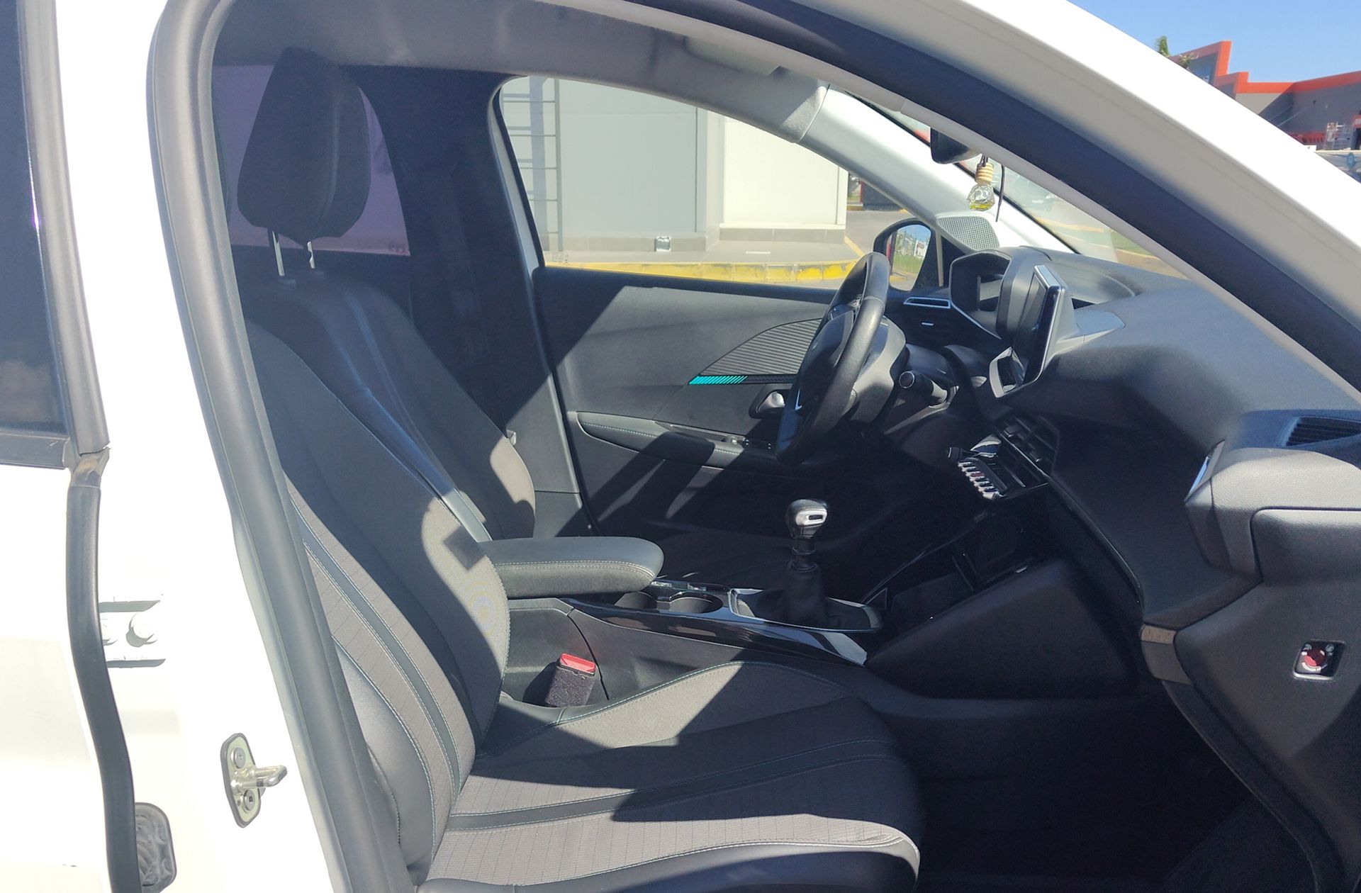 Peugeot 208 PureTech 100 Allure - foto 14