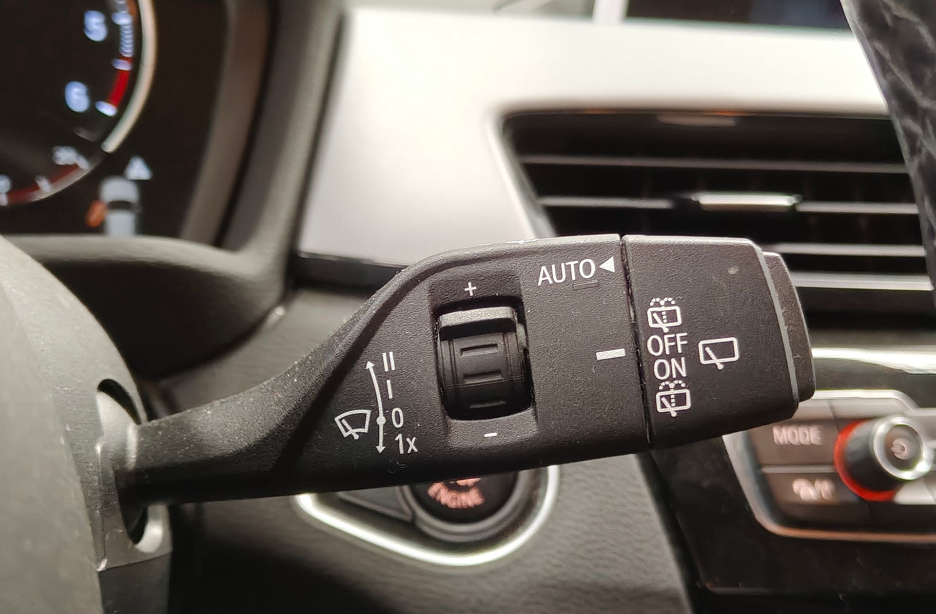 BMW X1 sDrive18d - foto 29