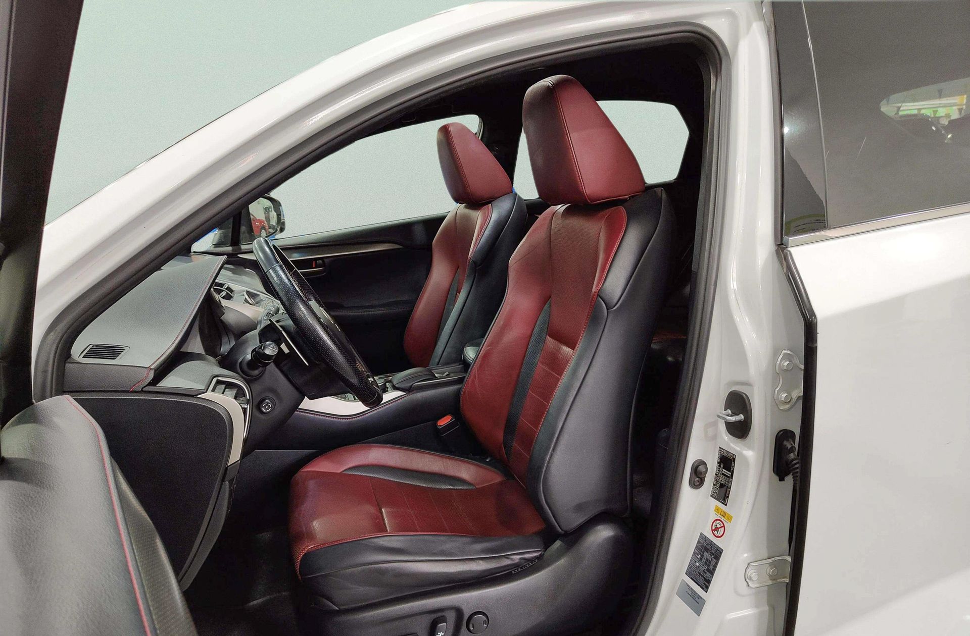 Lexus NX 300h F Sport 4WD Navibox - foto 13