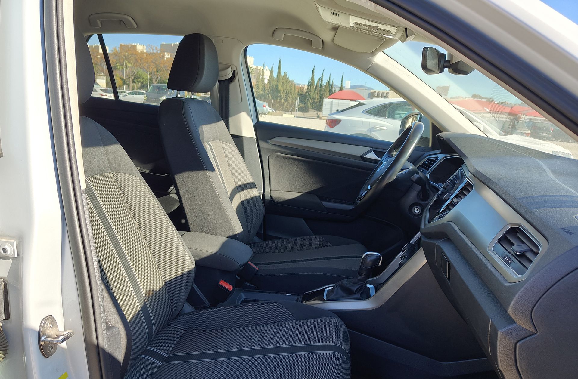Volkswagen T-Roc Life 1.5 TSI DSG - foto 16