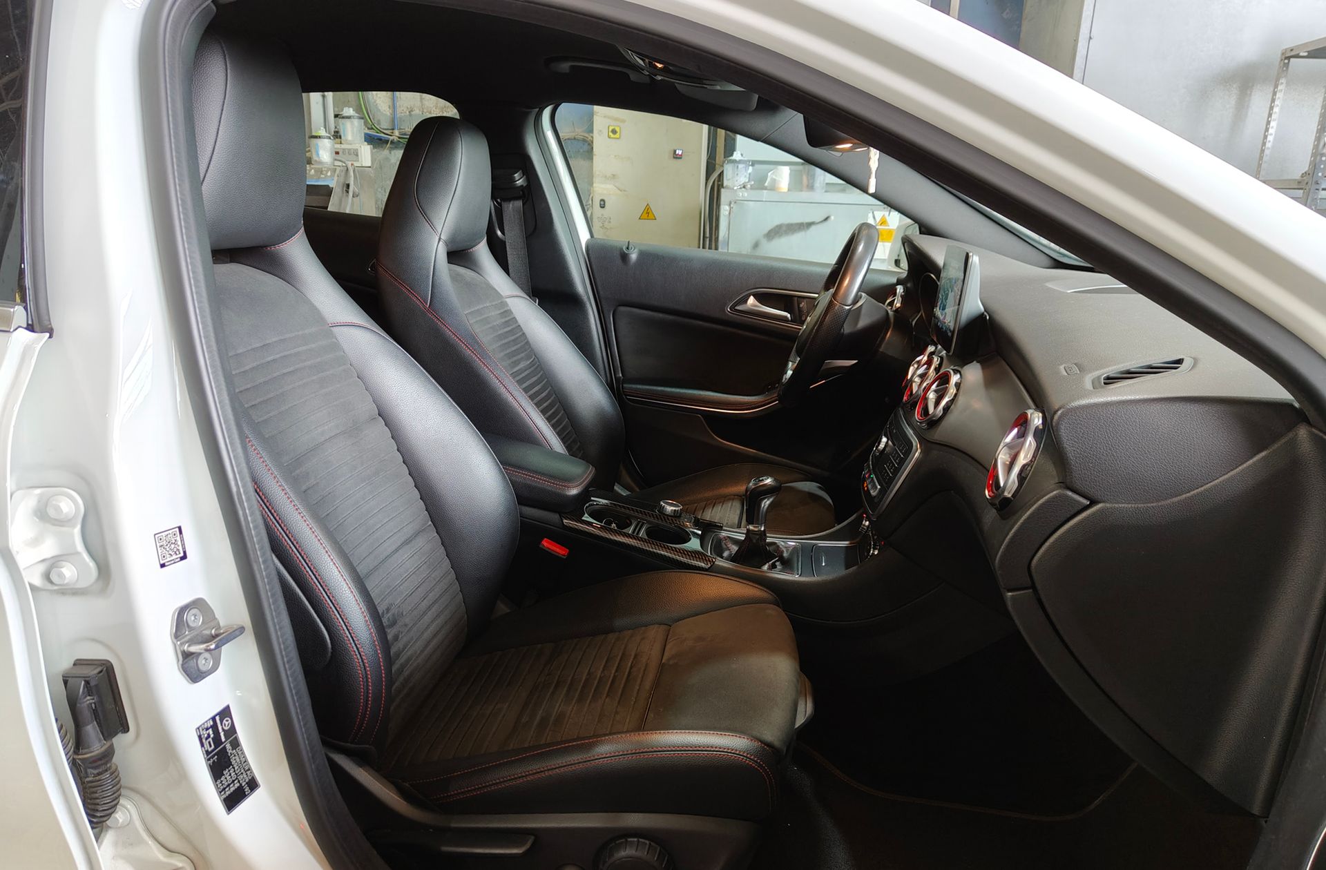 Mercedes-Benz GLA 200 Pack AMG - foto 21