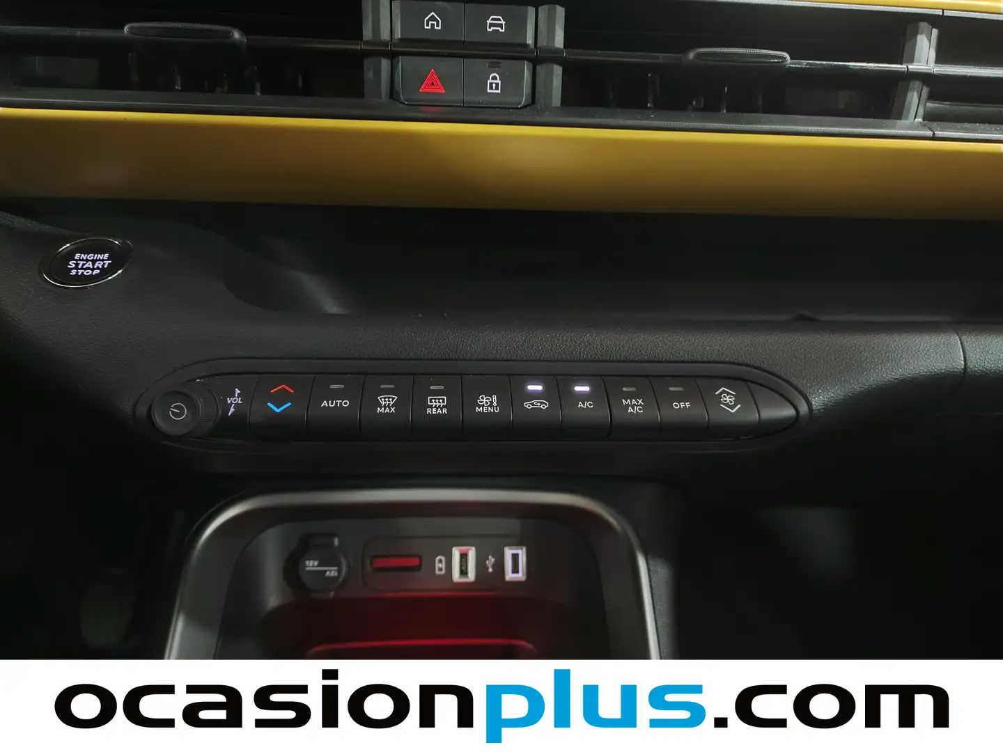 Foto Jeep Avenger Jeep Avenger 1.2 G Summit (100 CV)