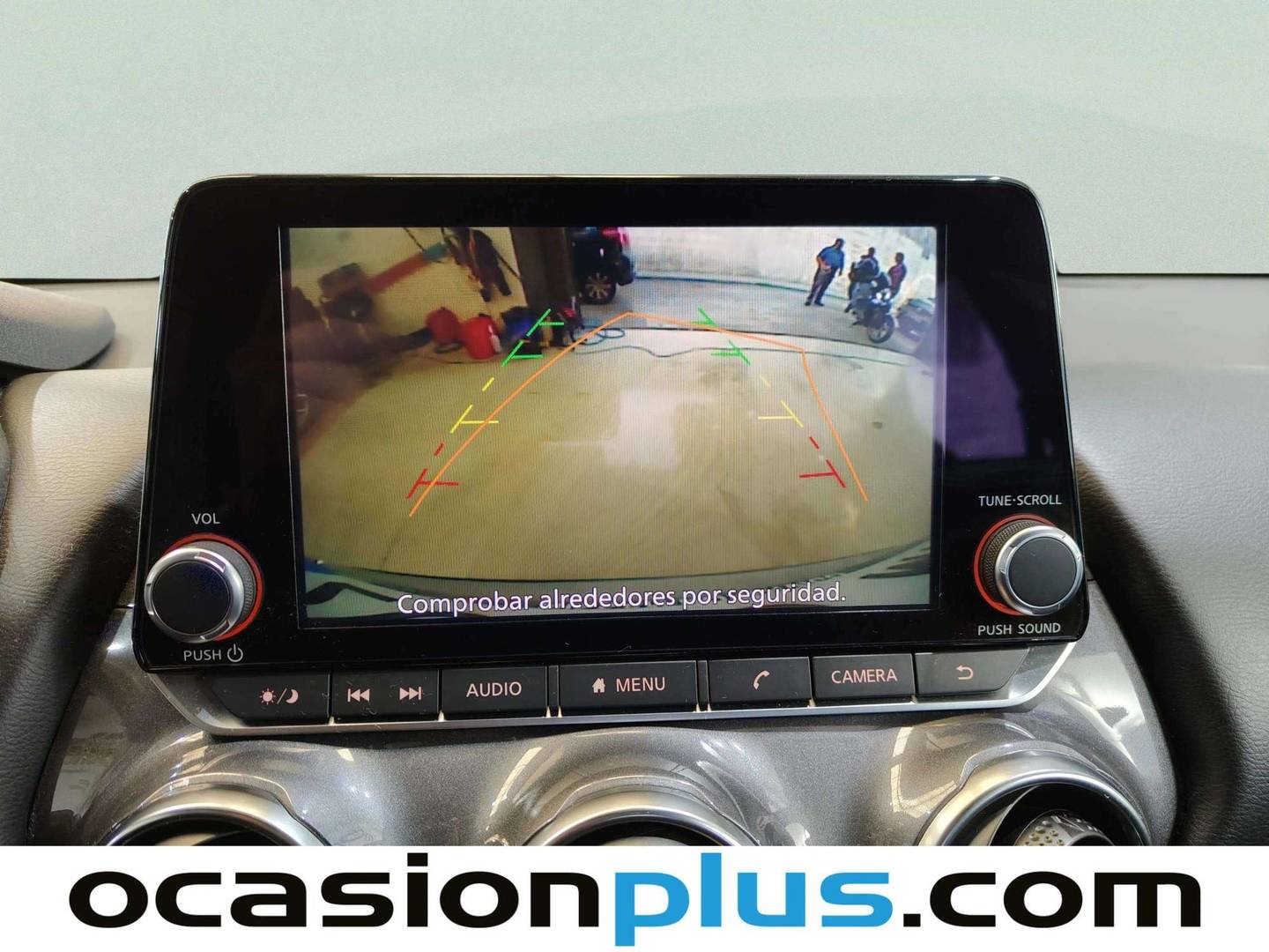 Extras y acabados del Nissan JUKE Nissan Juke DIG-T N-Connecta 4x2 (114 CV)