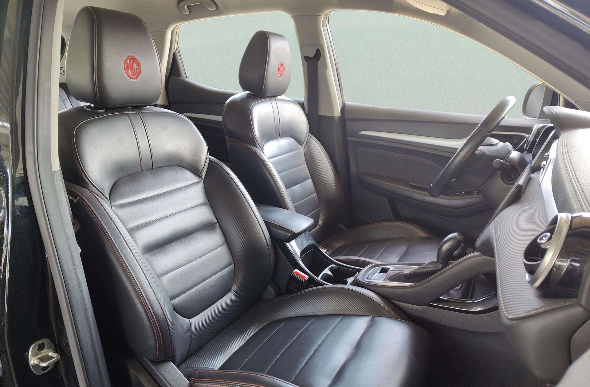 MG ZS 1.0T Luxury - foto 19