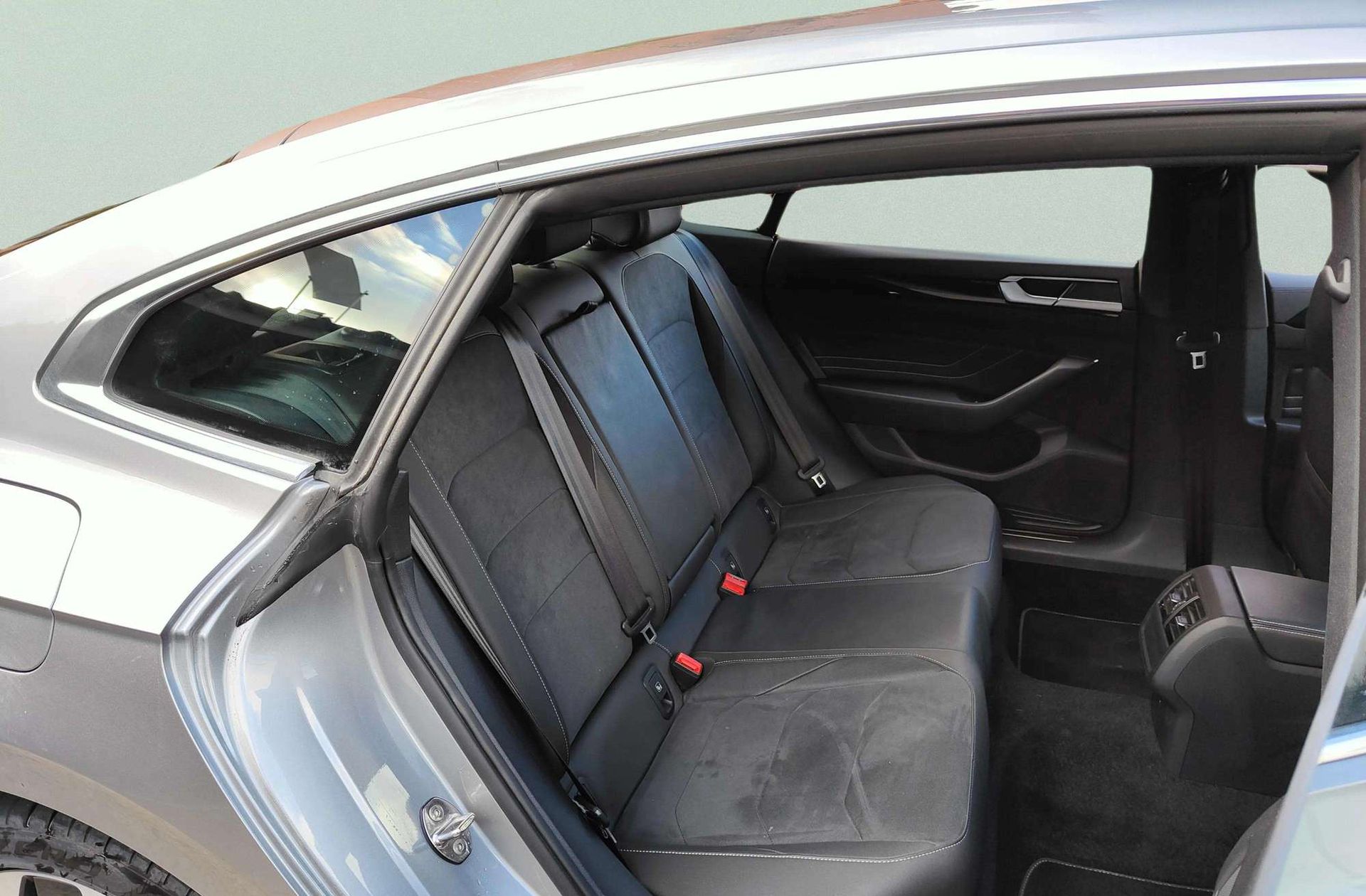 Volkswagen Arteon R-Line 2.0 TDI DSG - foto 18