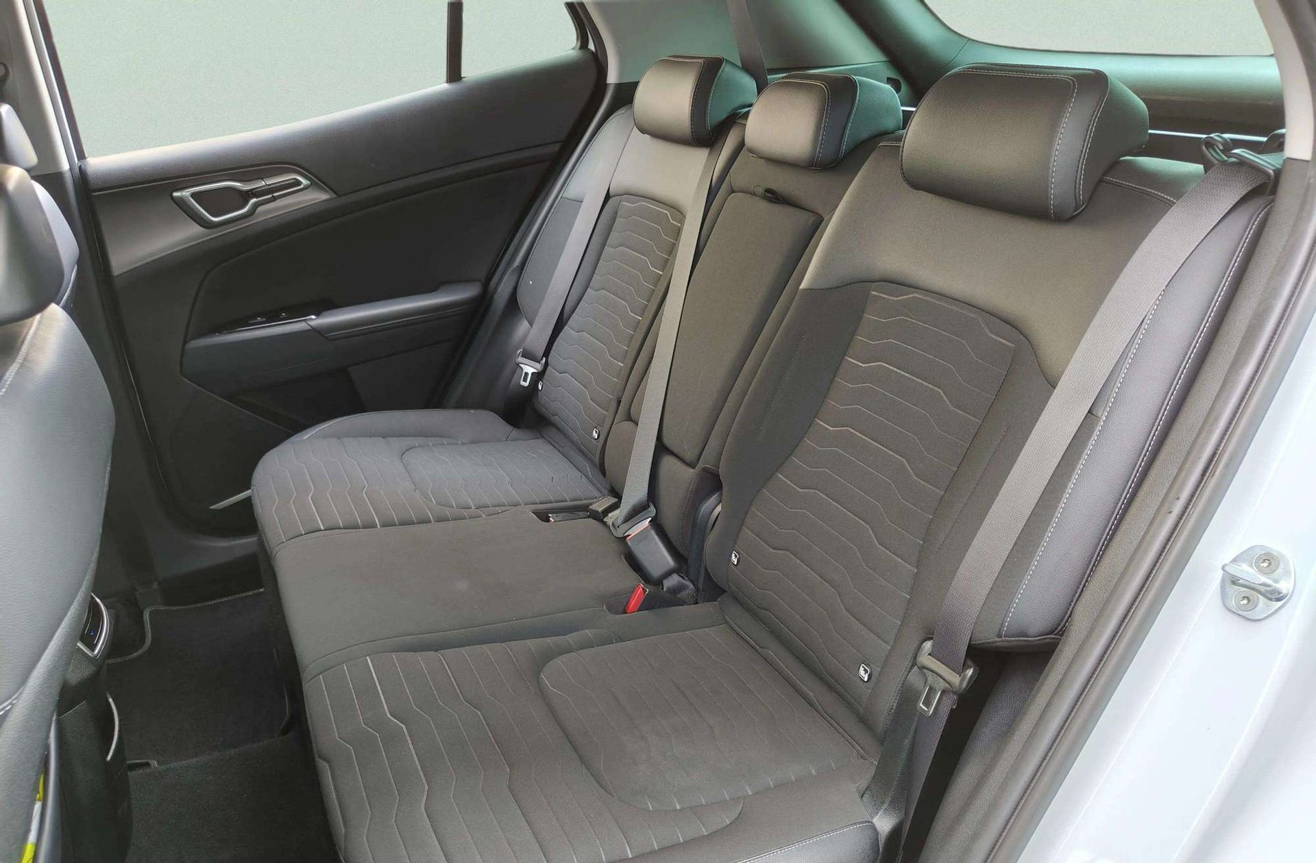 Kia Sportage 1.6 T-GDi HEV Tech 4x2 - foto 16