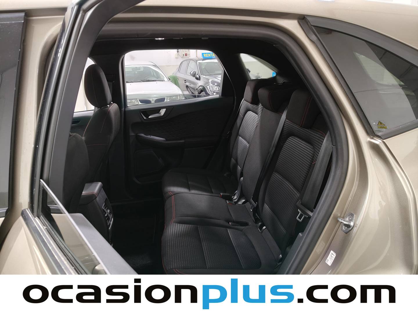 Foto asientos traseros Ford Kuga Ford Kuga 2.0 EcoBlue MHEV ST-Line (150 CV)