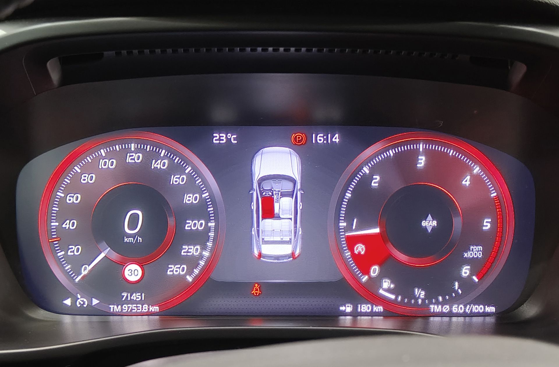 Volvo XC40 D3 R-Design - foto 27