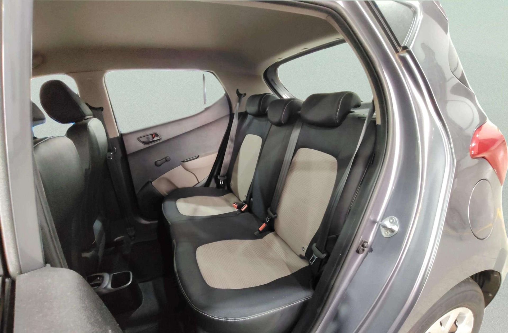 Hyundai i10 1.0 Klass - foto 9