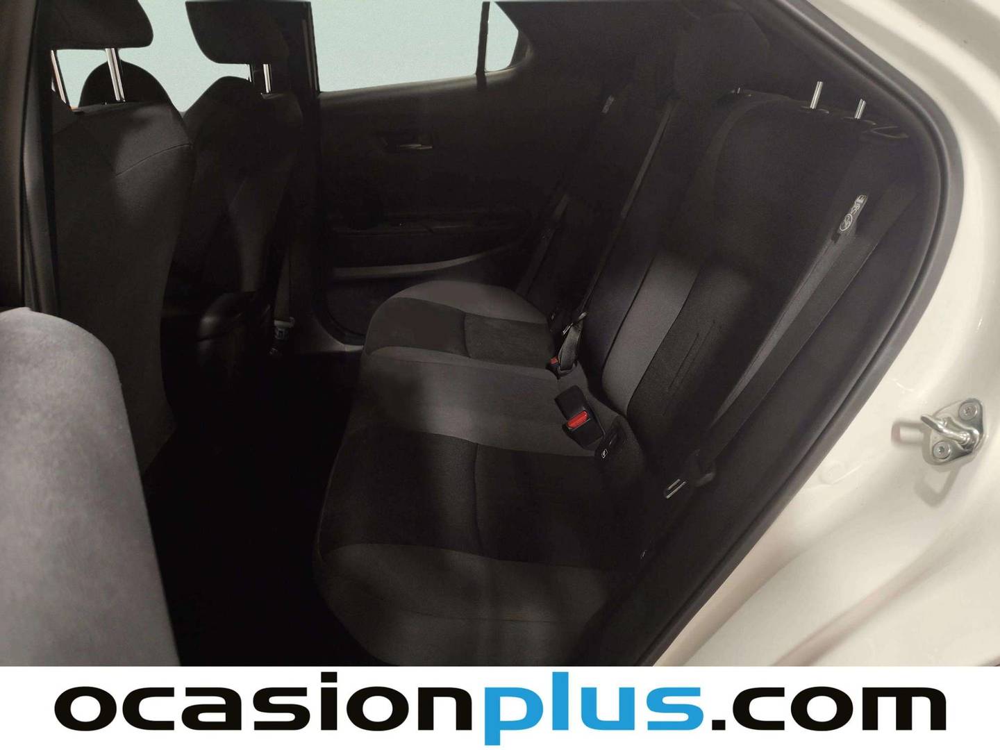 Foto asientos traseros Toyota C-HR Toyota C-HR 1.8 125H Advance (122 CV)