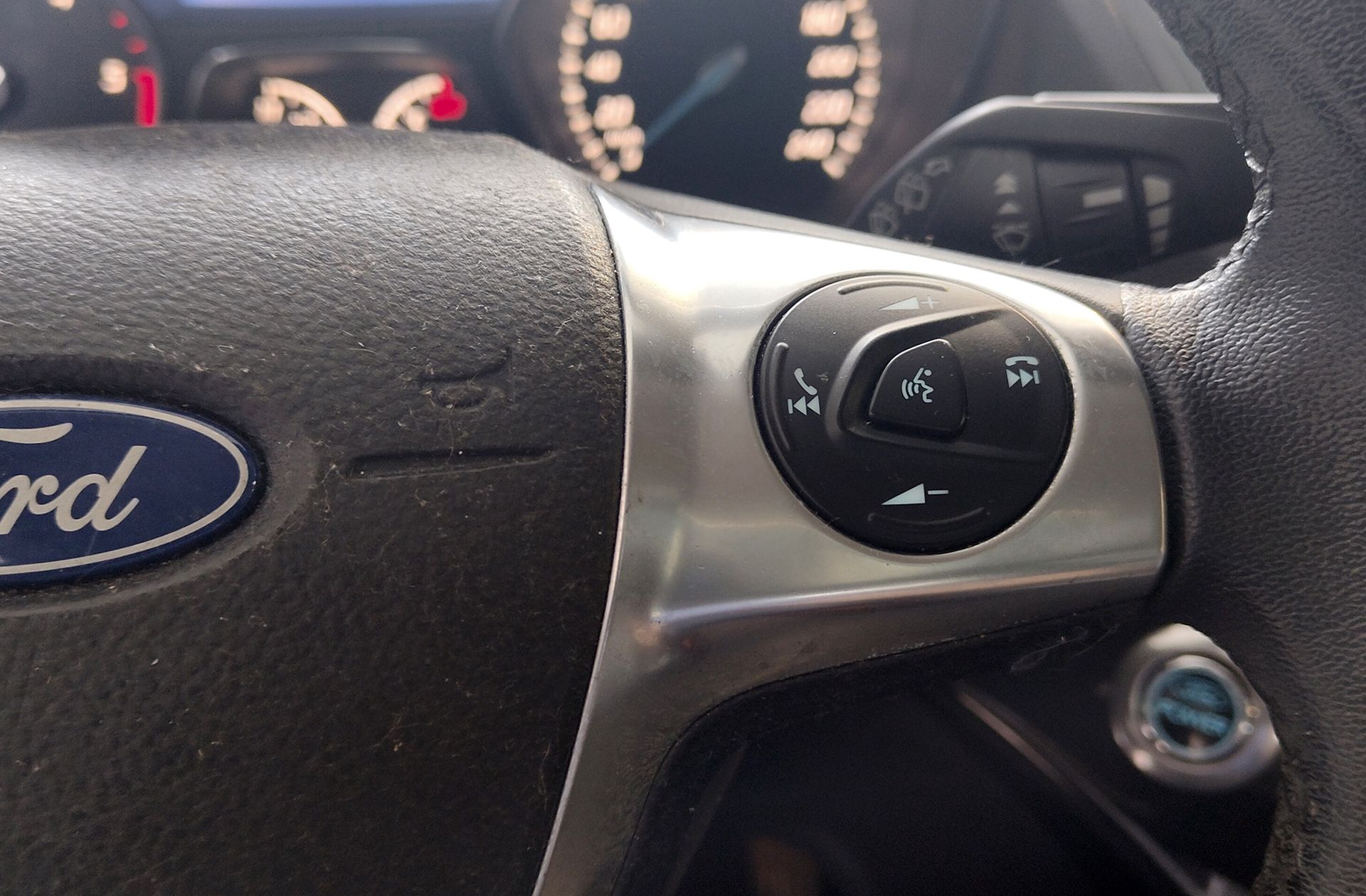 Ford Kuga 2.0 TDCi Titanium 4x4 Powershift - foto 28