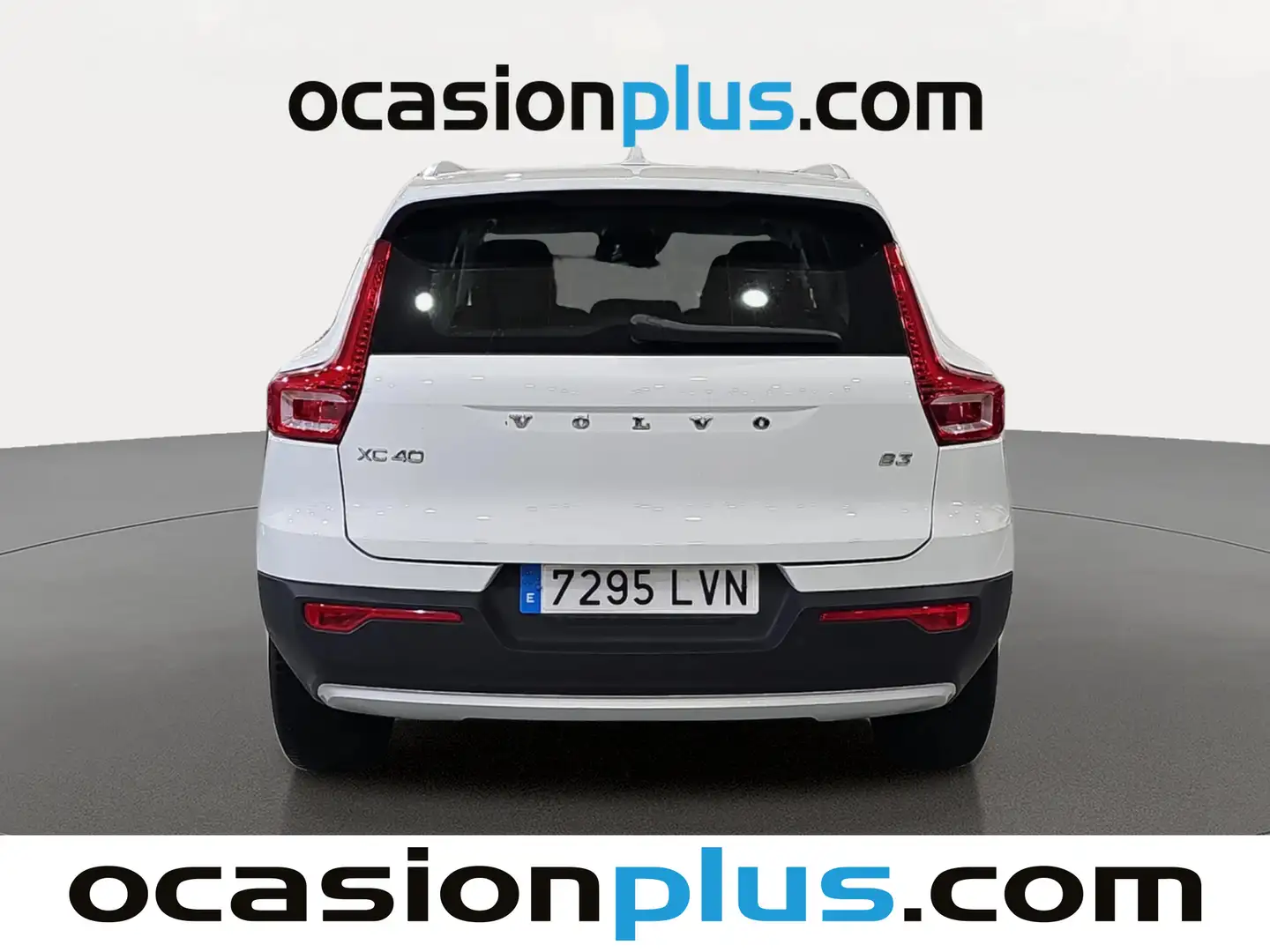 Foto Volvo XC40 Volvo XC40 B3 G Momentum Pro Auto (163 CV)