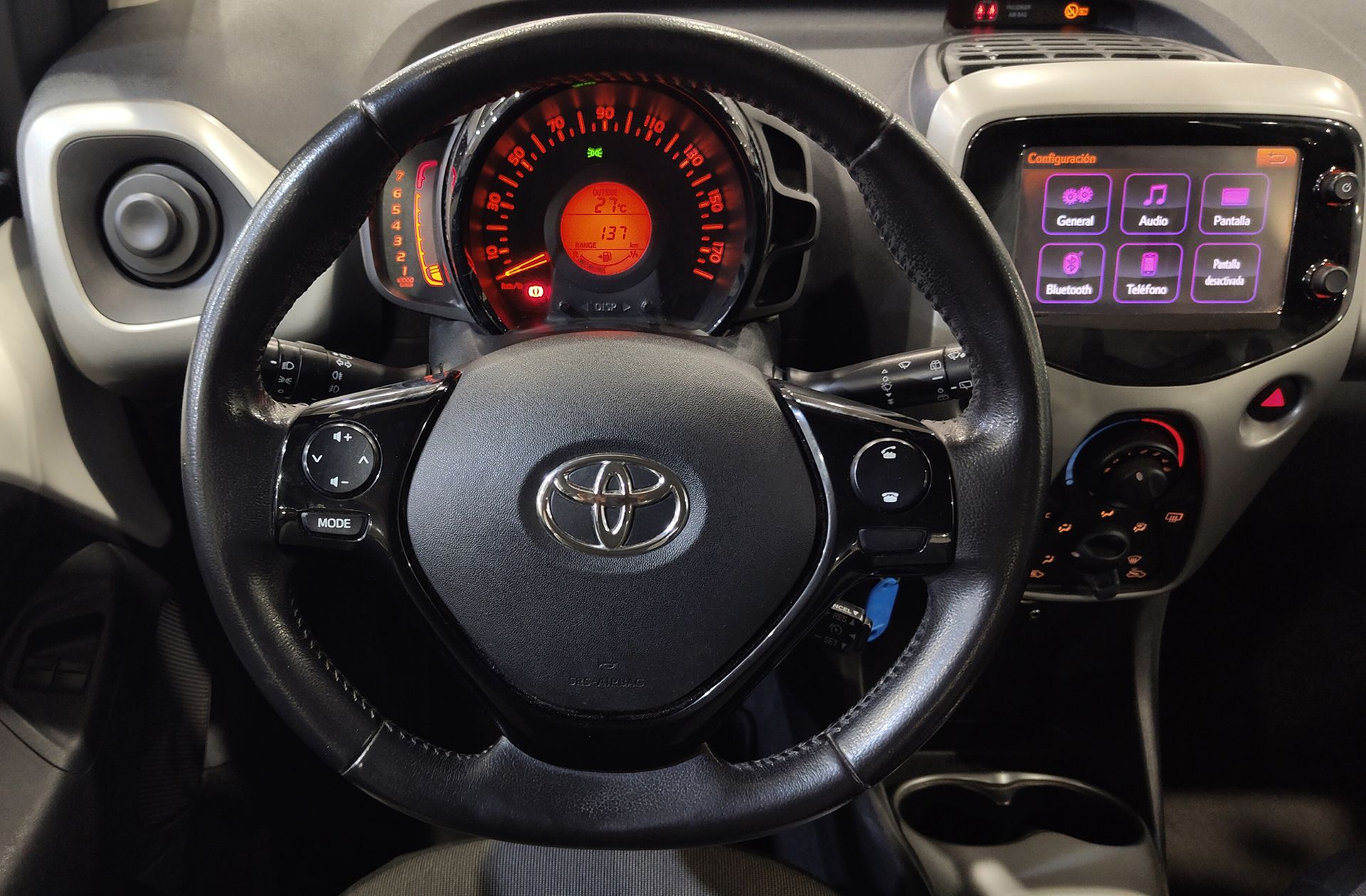 Toyota Aygo 1.0 70 x-play - foto 18
