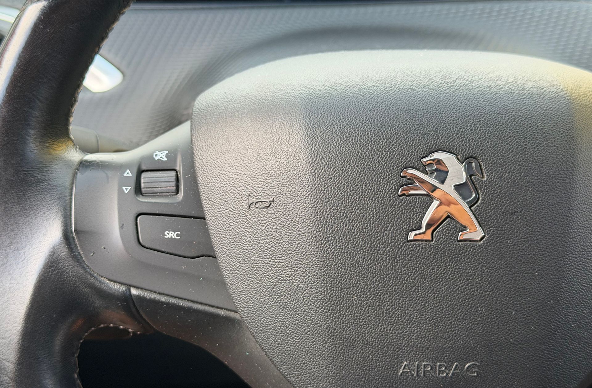 Peugeot 2008 PureTech 110 Allure - foto 26