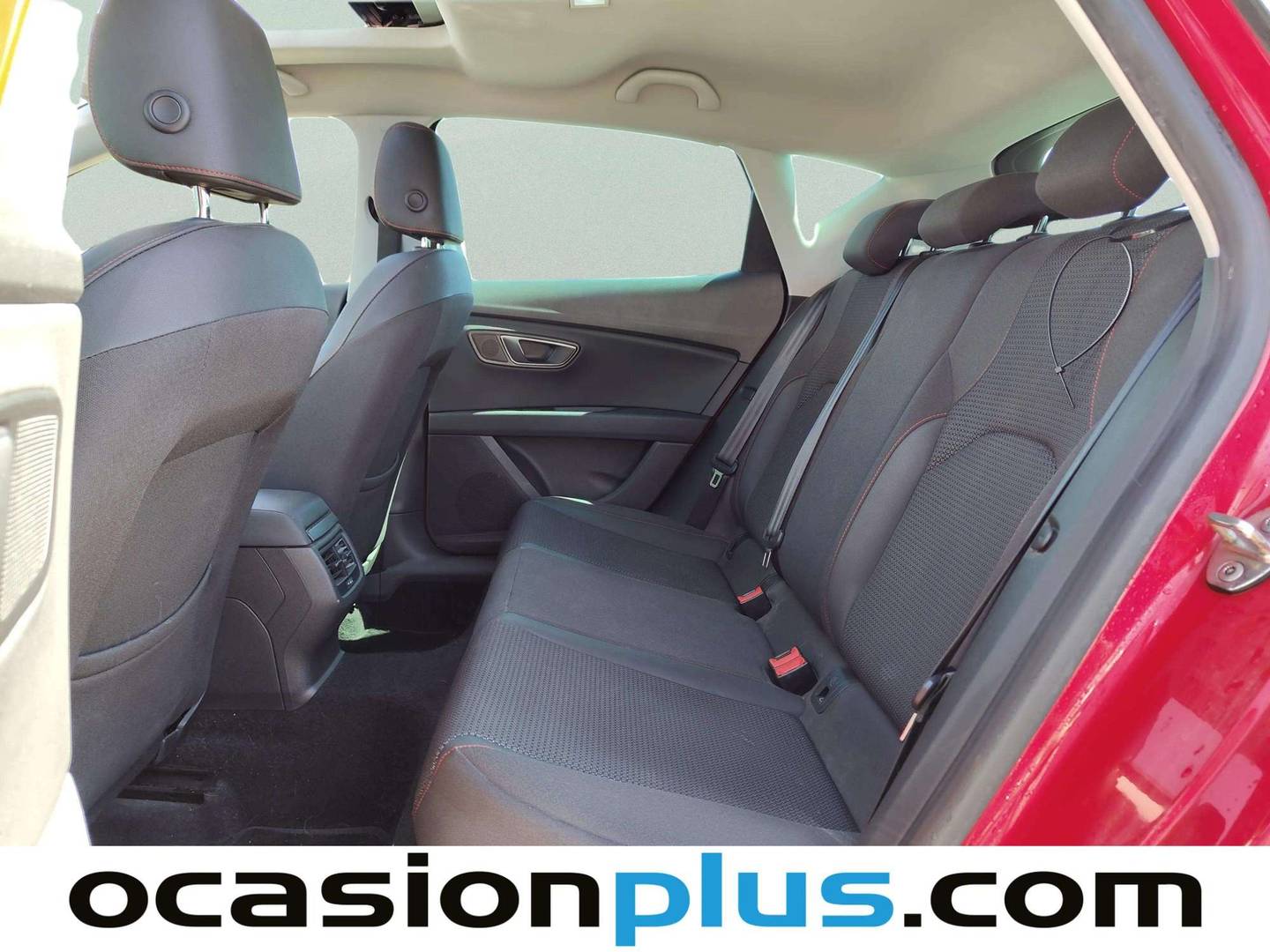 Foto asientos traseros Seat León Seat León 2.0 TDI S&S FR Advanced DSG-6 (150 CV)