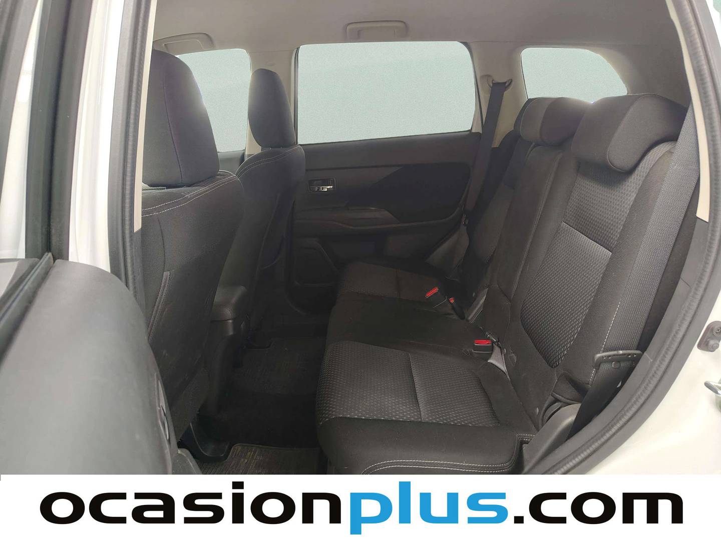 Foto asientos traseros Mitsubishi Outlander Mitsubishi Outlander 220 DI-D Motion 2WD (150 CV)