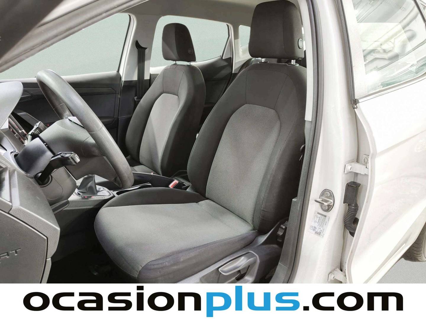 Foto asientos delanteros Seat Ibiza SEAT Ibiza 1.0 EcoTSI S&S Reference Plus (95 CV)