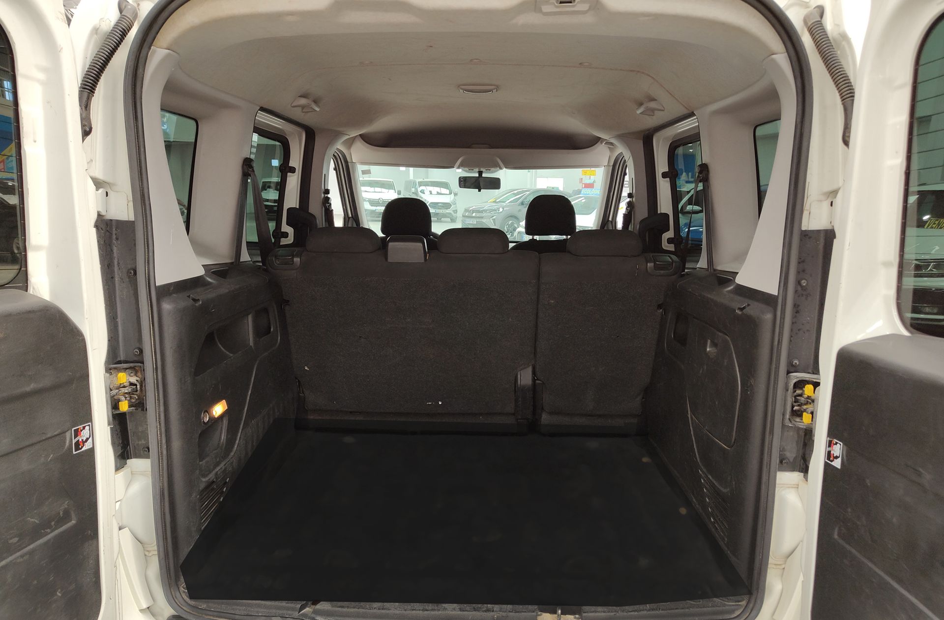 Opel Combo Combi 1.3 CDTI Tour Expression - foto 12